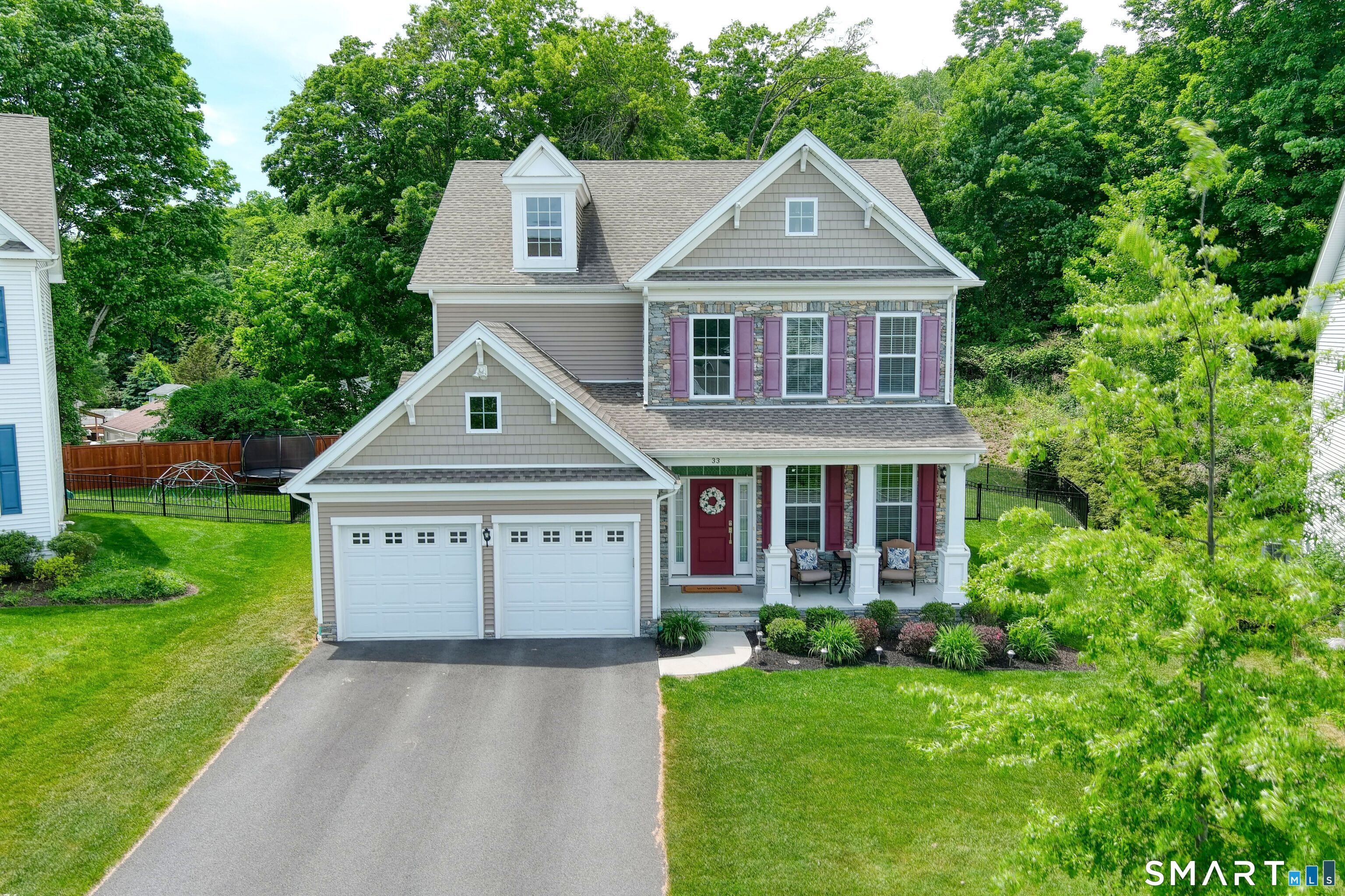 33 Crossing Way