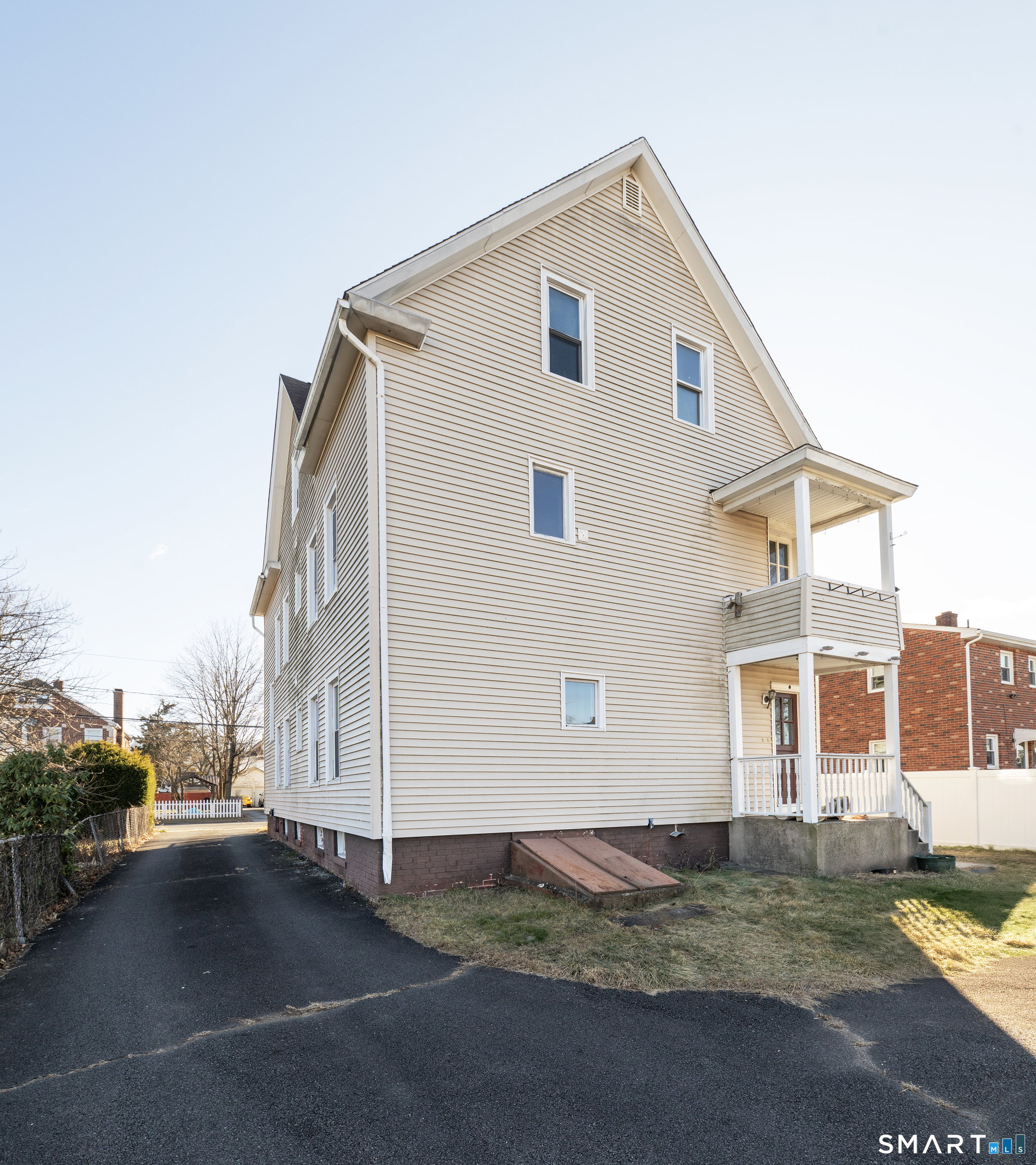 Homes for sale in Wallingford, CT | 25 Clifton St, Wallingford, CT 06492 | MLS# 24177484