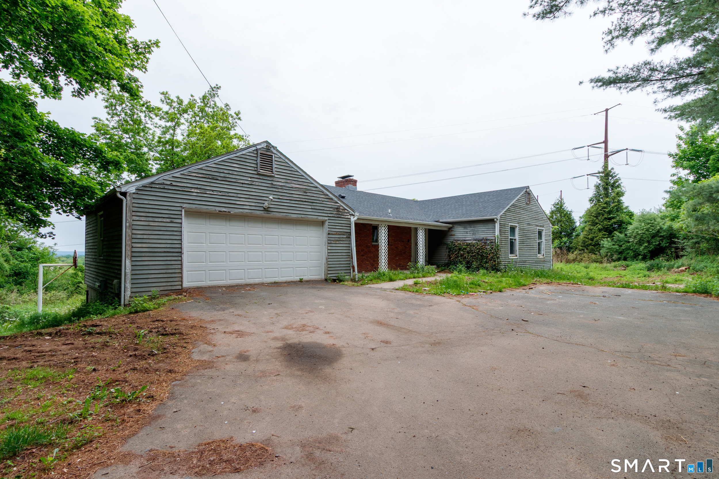 Homes for sale in Wallingford, CT | 63 High Hill Rd, Wallingford, CT 06492 | MLS# 24170858