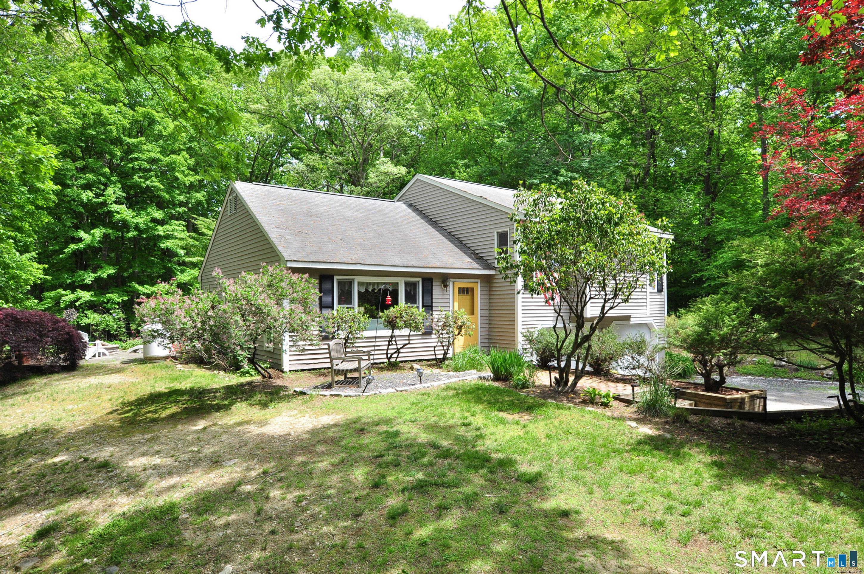 Homes for sale in Woodbury, CT | 104 Hard Hill Rd, Woodbury, CT 06798 | MLS# 24178085