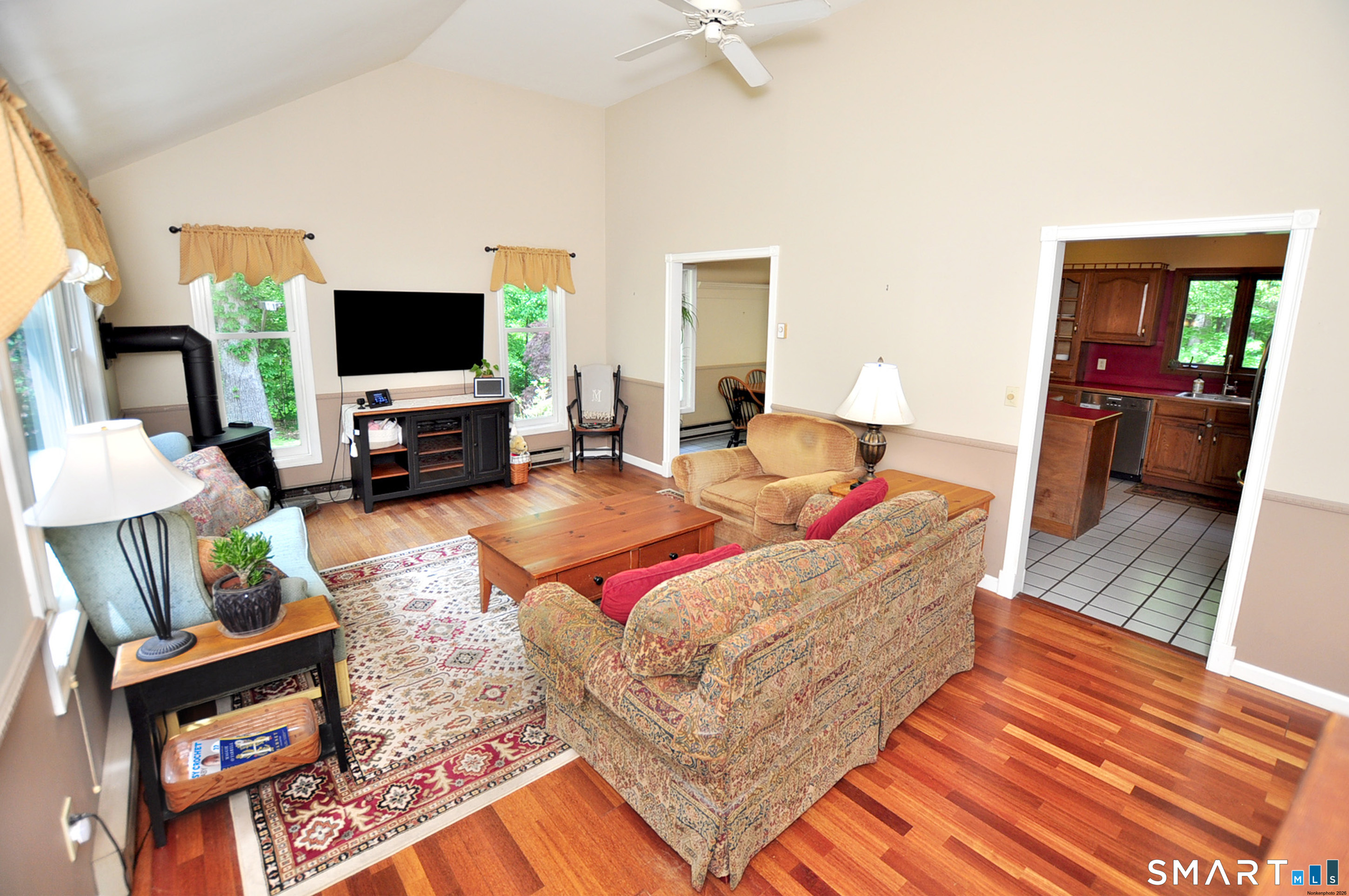 Homes for sale in Woodbury, CT | 104 Hard Hill Rd, Woodbury, CT 06798 | MLS# 24178085
