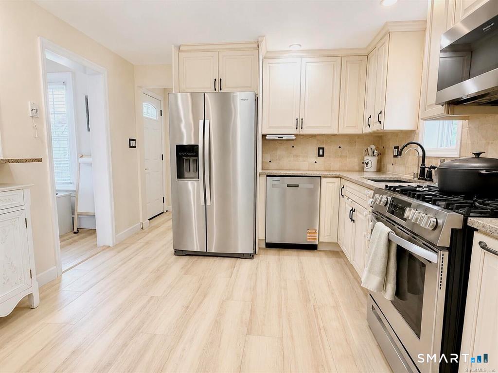 Homes for sale in West Haven, CT | 102 Peck Ave, West Haven, CT 06516 | MLS# 24178196