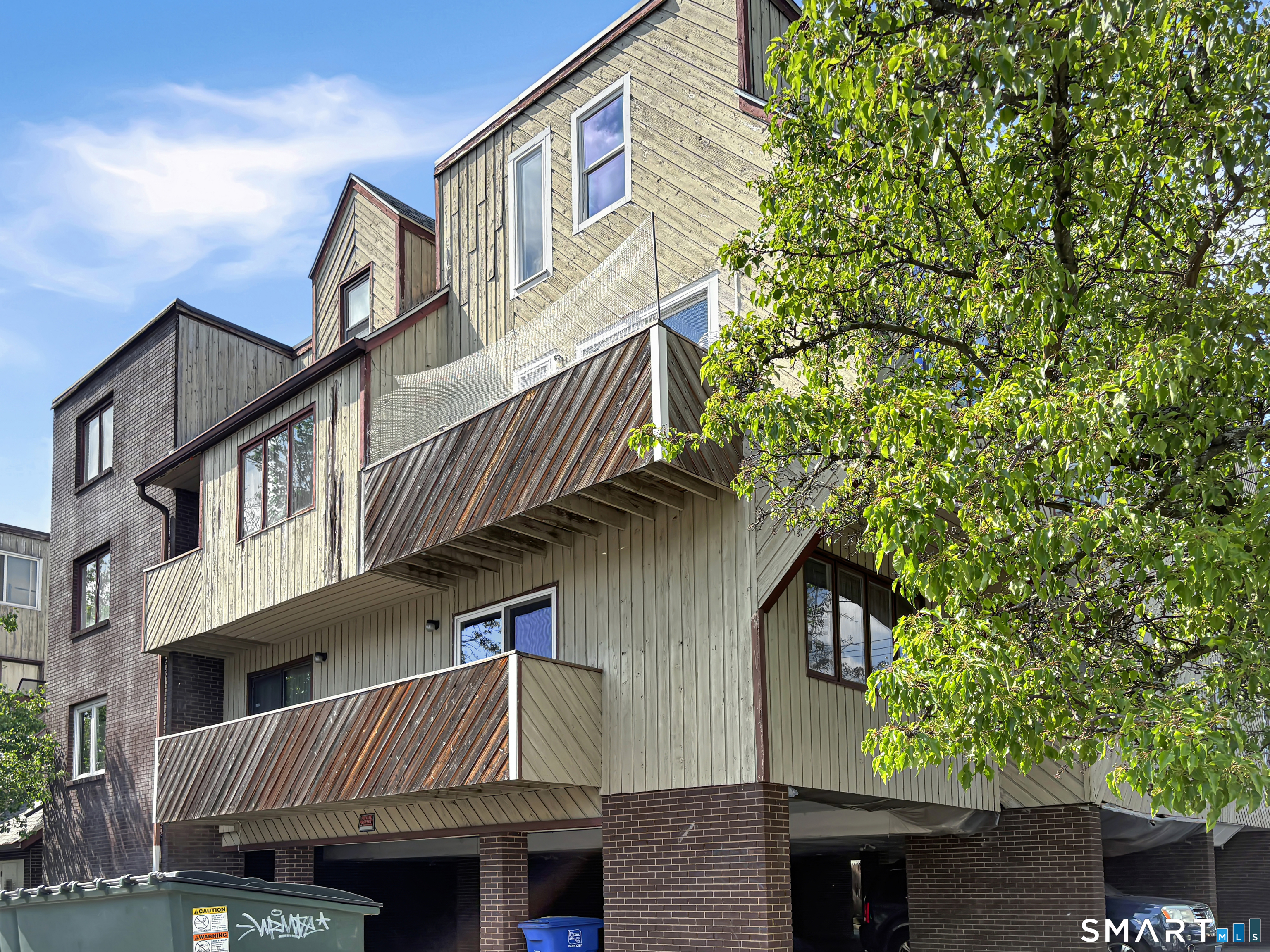 Homes for sale in Bridgeport, CT | 183 Livingston Pl #12, Bridgeport, CT 06610 | MLS# 24178394