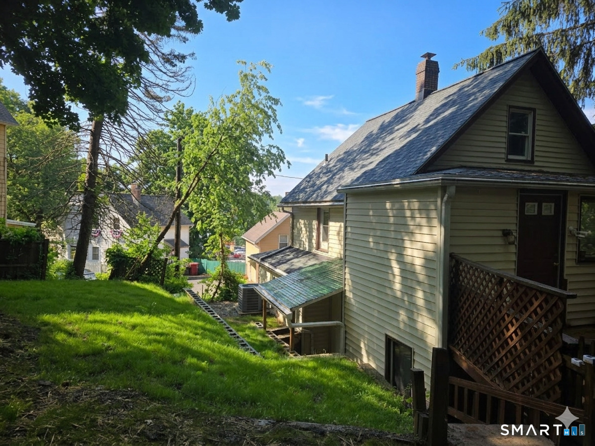 Homes for sale in Naugatuck, CT | 30 Pond St, Naugatuck, CT 06770 | MLS# 24159066