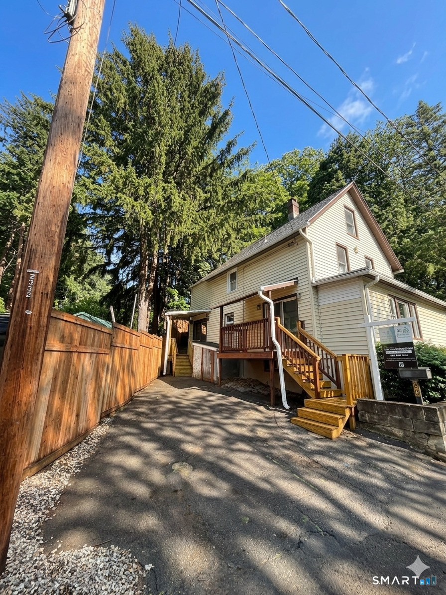 Homes for sale in Naugatuck, CT | 30 Pond St, Naugatuck, CT 06770 | MLS# 24159066