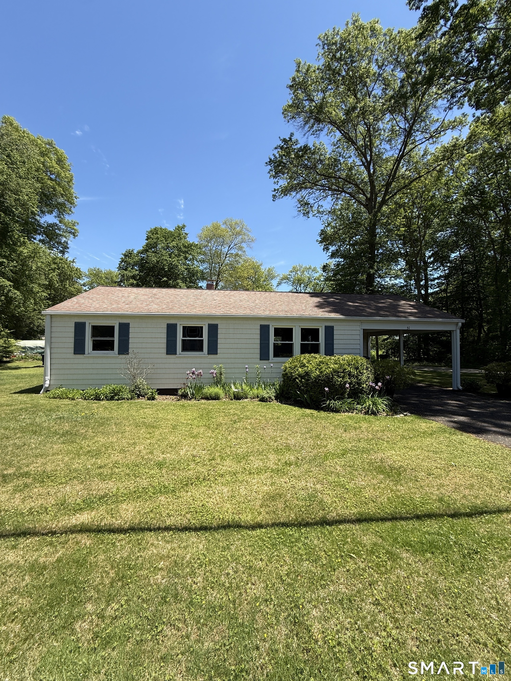 Homes for sale in Old Lyme, CT | 51 Rogers Lake Trl, Old Lyme, CT 06371 | MLS# 24178266