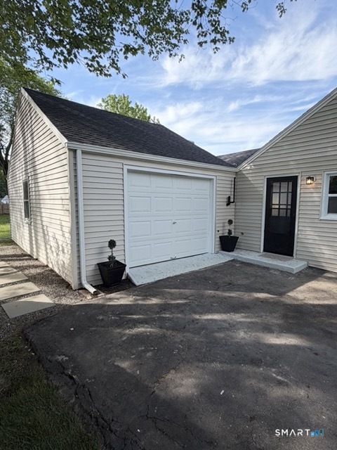 Homes for sale in East Hartford, CT | 66 Middle Dr, East Hartford, CT 06118 | MLS# 24178258