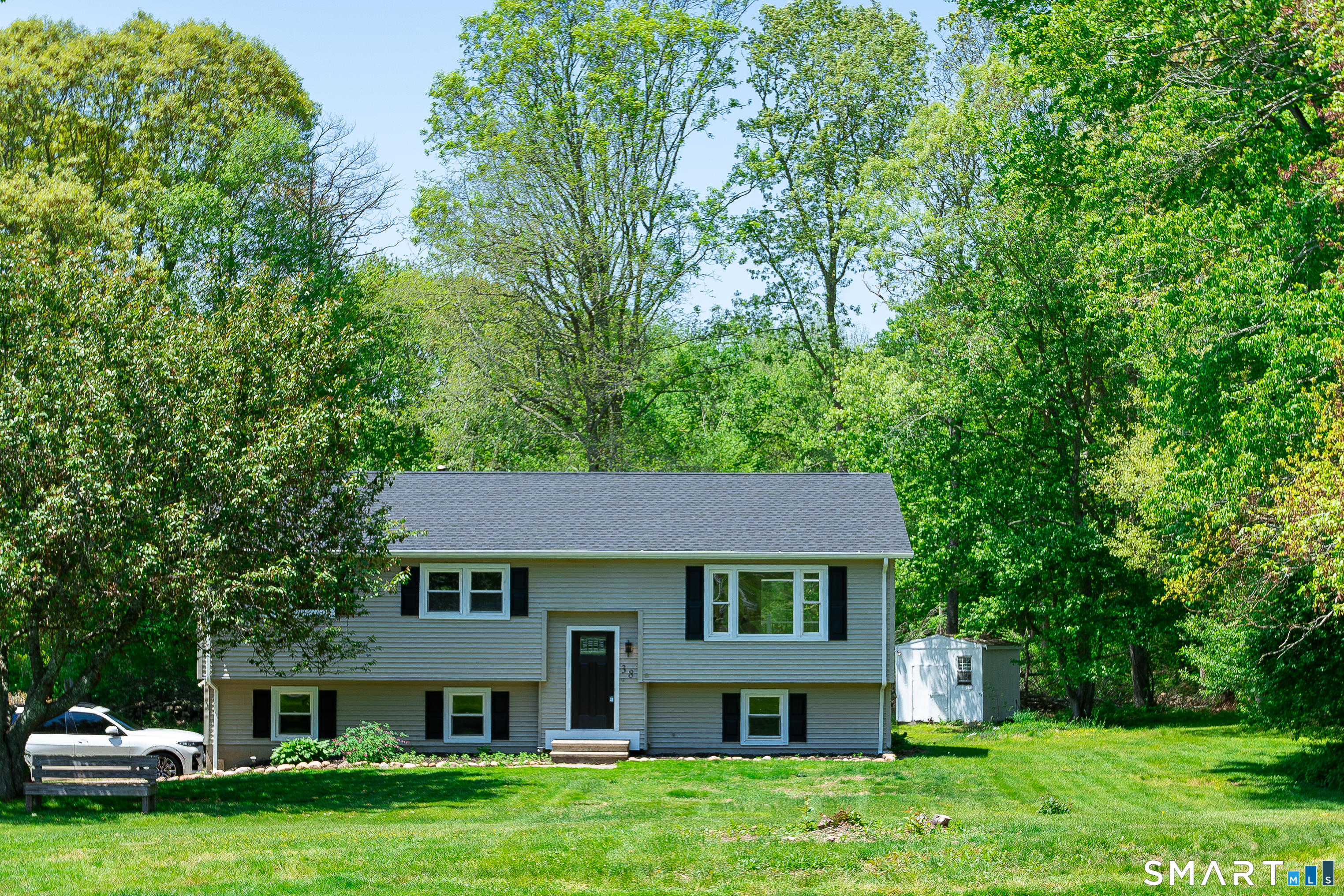 Homes for sale in Stonington, CT | 38 Deer Ridge Rd, Stonington, CT 06378 | MLS# 24156924