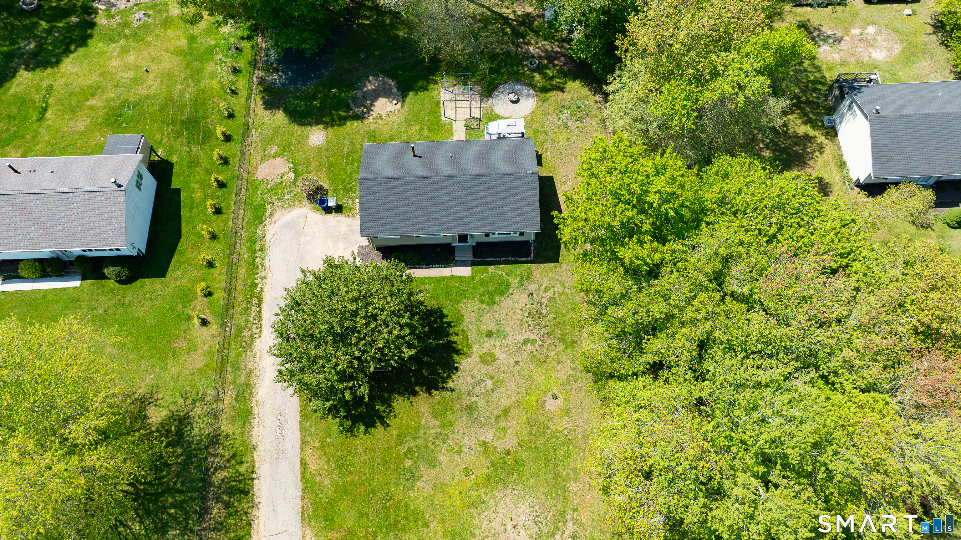 Homes for sale in Stonington, CT | 38 Deer Ridge Rd, Stonington, CT 06378 | MLS# 24156924