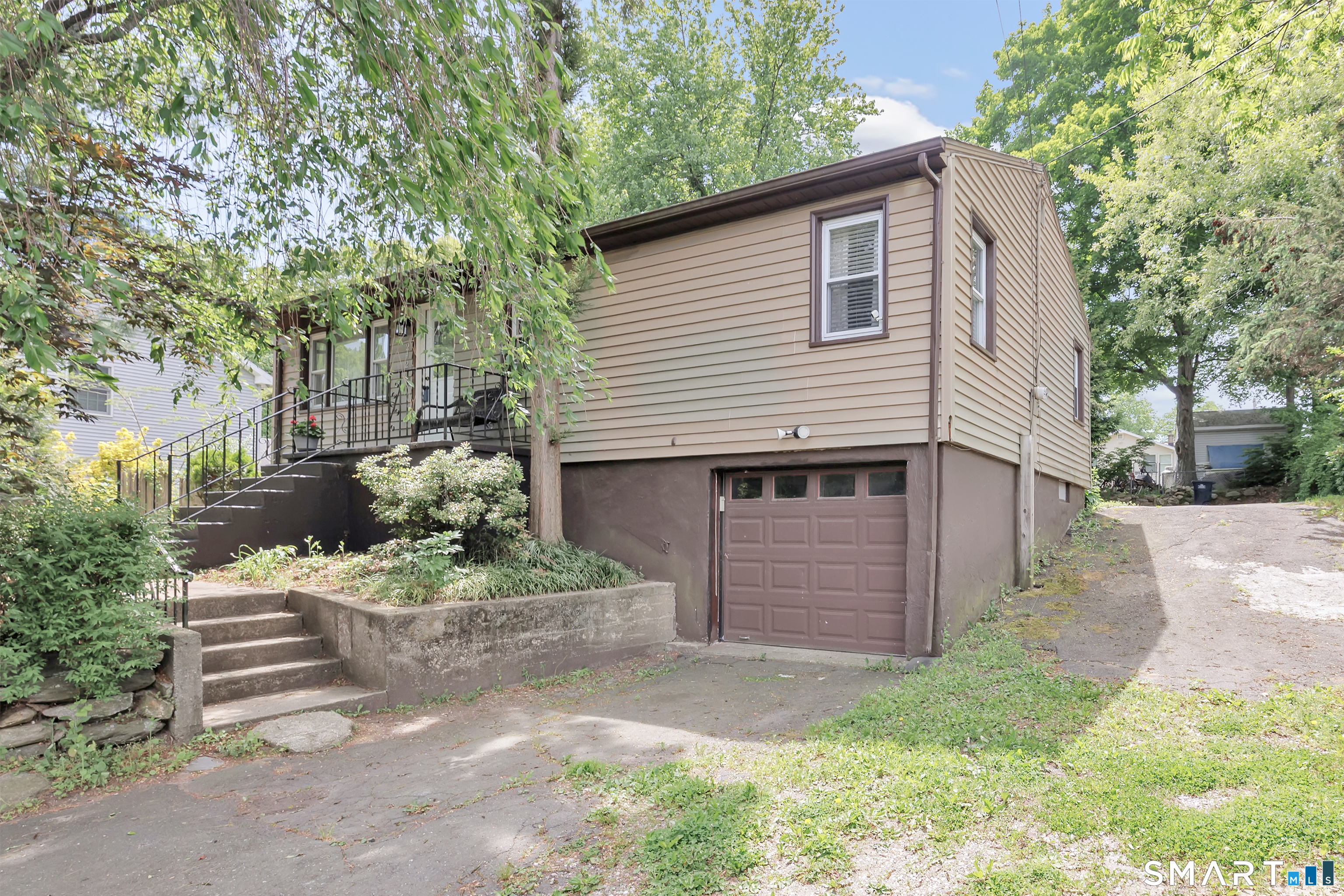 Homes for sale in Derby, CT | 242 Marshall Ln, Derby, CT 06418 | MLS# 24178462