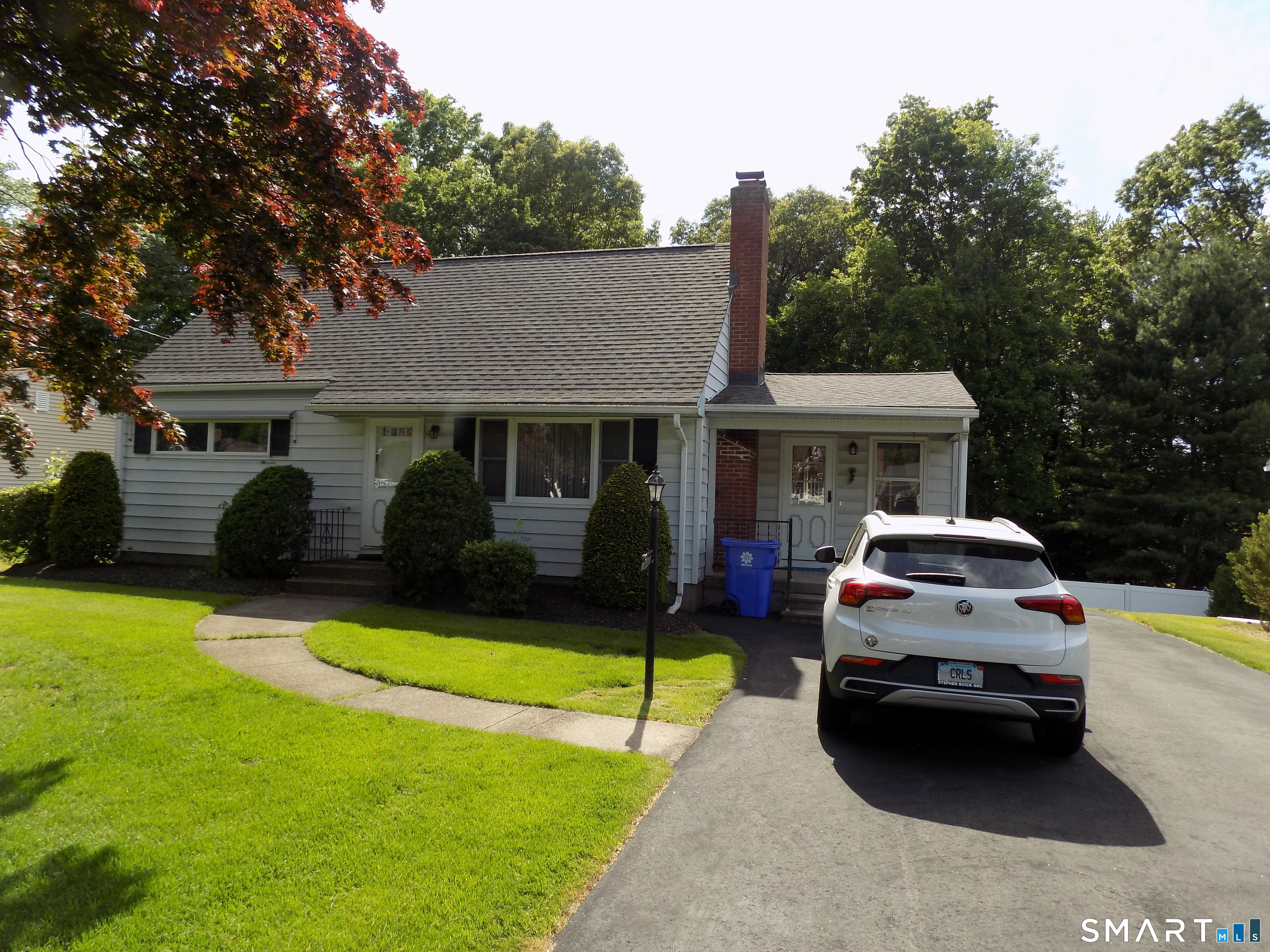 Homes for sale in Bristol, CT | 77 Deerfield Rd, Bristol, CT 06010 | MLS# 24178728