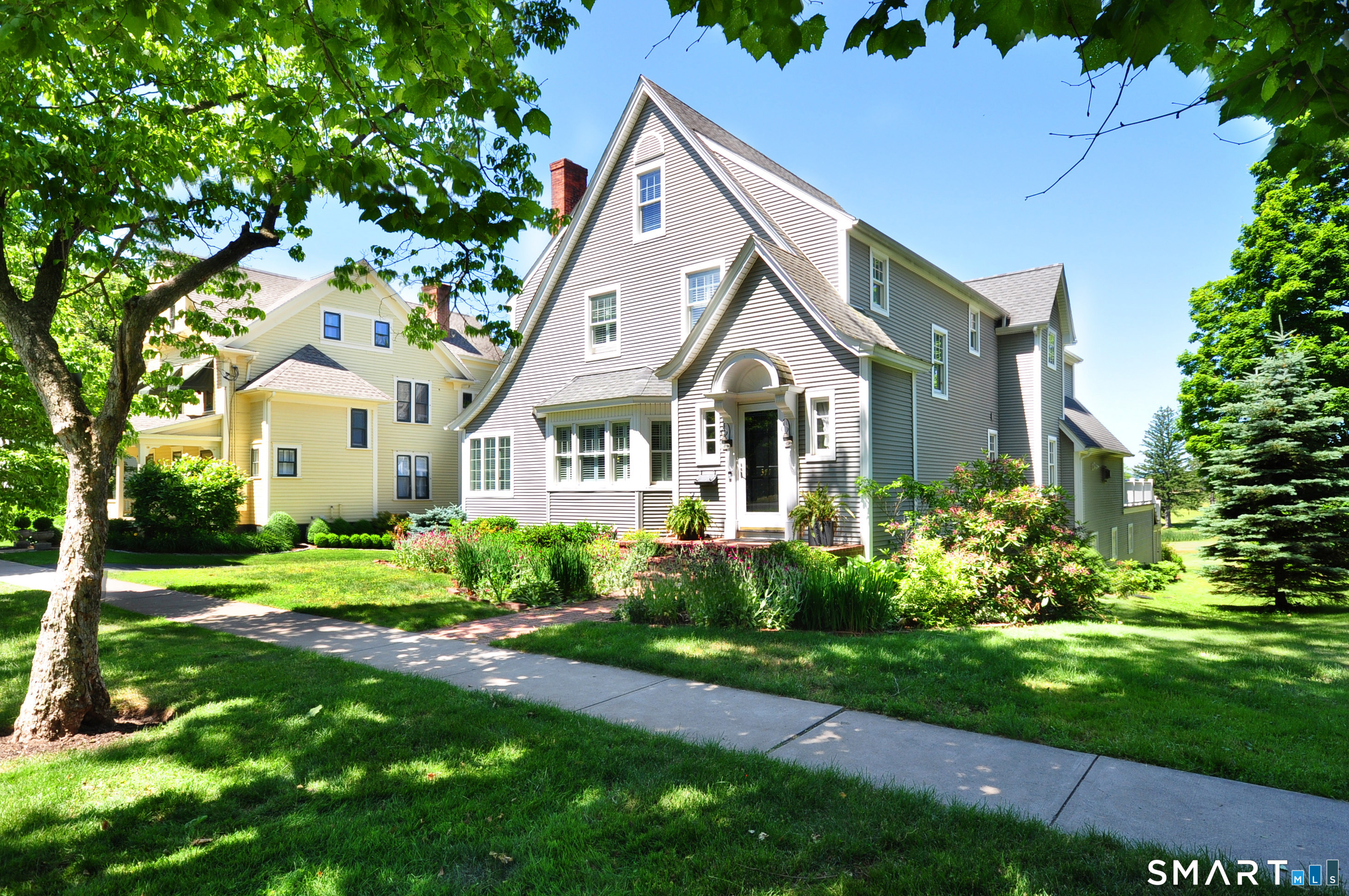 Homes for sale in Suffield, CT | 371 N Main St, Suffield, CT 06078 | MLS# 24169692