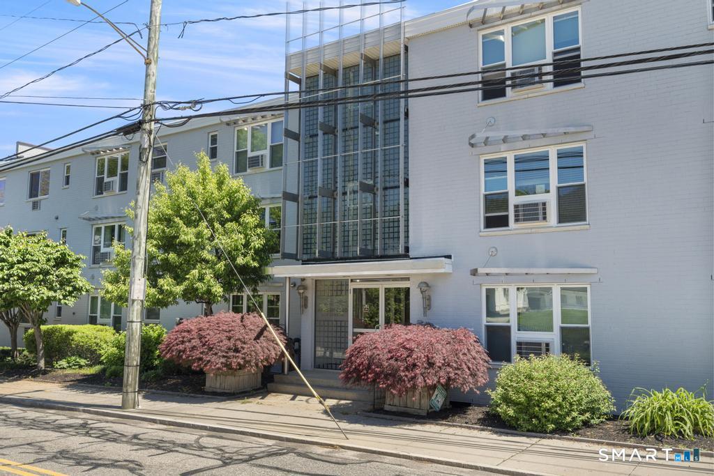 Homes for sale in New London, CT | 184 Pequot Ave #102, New London, CT 06320 | MLS# 24178237