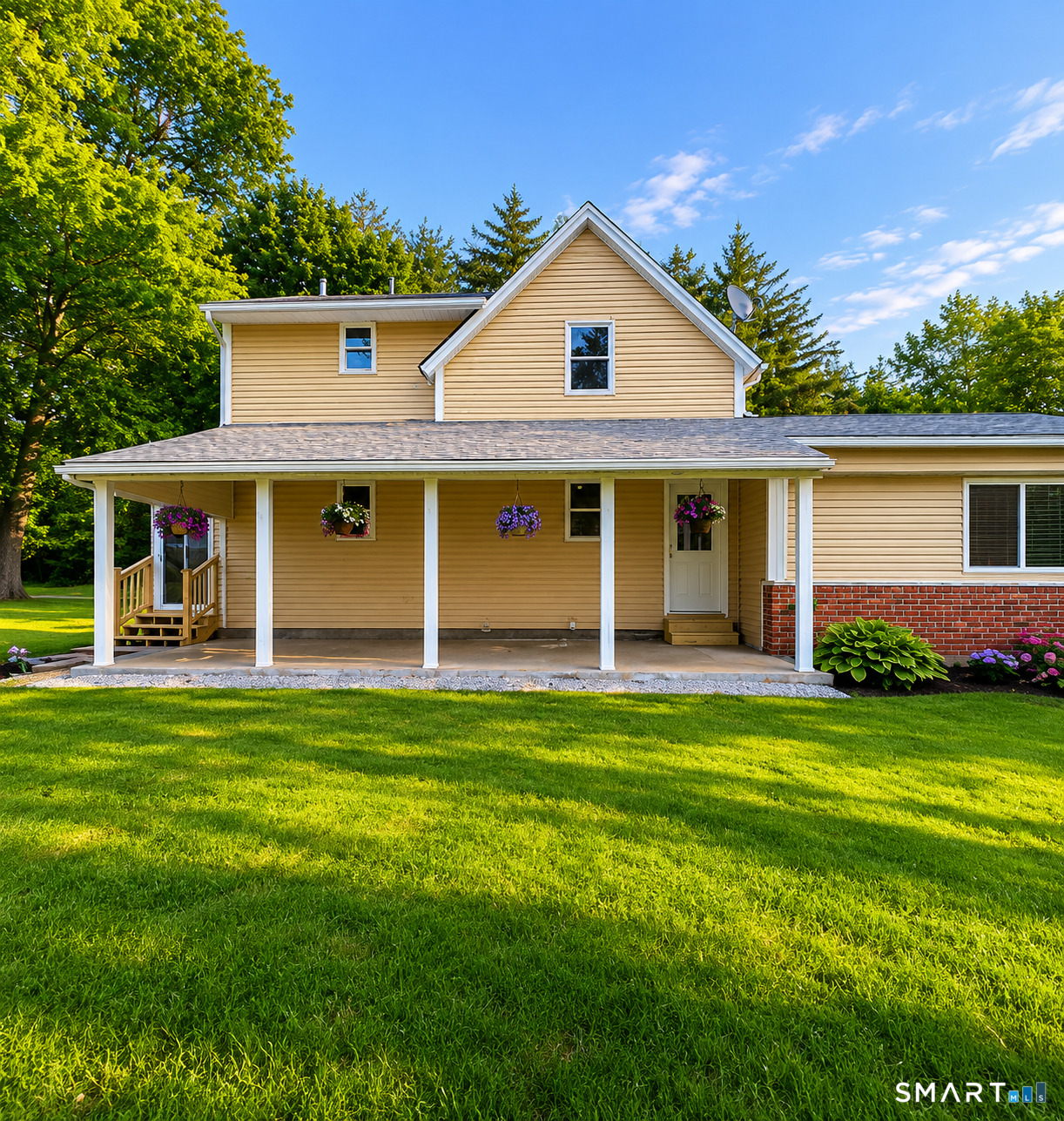 Homes for sale in Newington, CT | 461 Mountain Rd, Newington, CT 06111 | MLS# 24177404