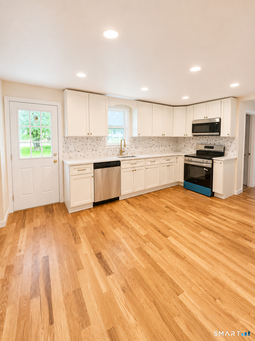 Homes for sale in Newington, CT | 461 Mountain Rd, Newington, CT 06111 | MLS# 24177404