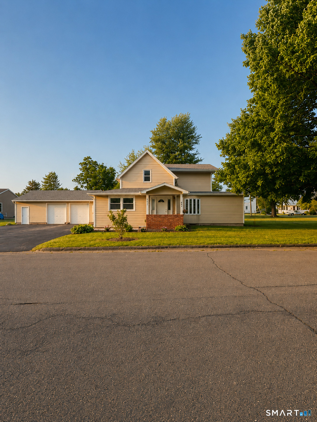 Homes for sale in Newington, CT | 461 Mountain Rd, Newington, CT 06111 | MLS# 24177404