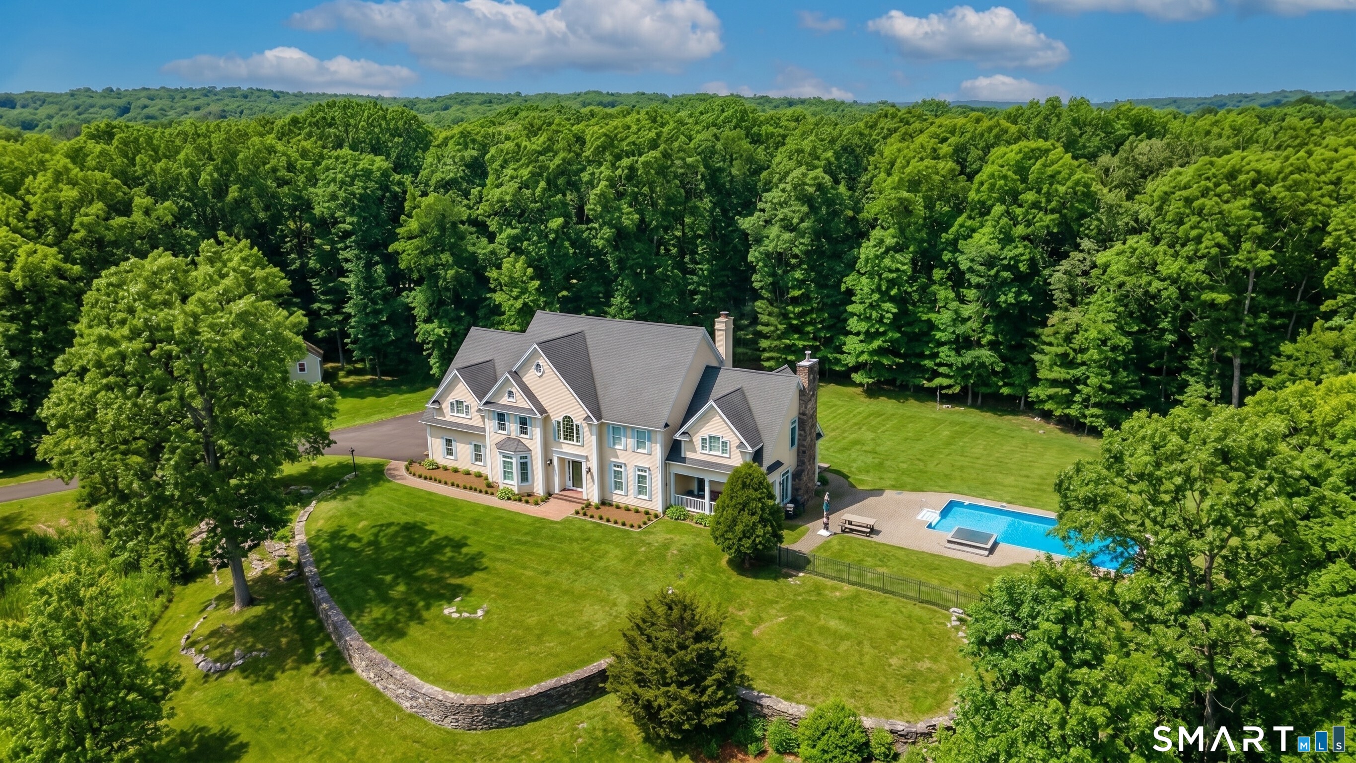 Homes for sale in Woodbury, CT | 48 Coach Light Dr, Woodbury, CT 06798 | MLS# 24168051