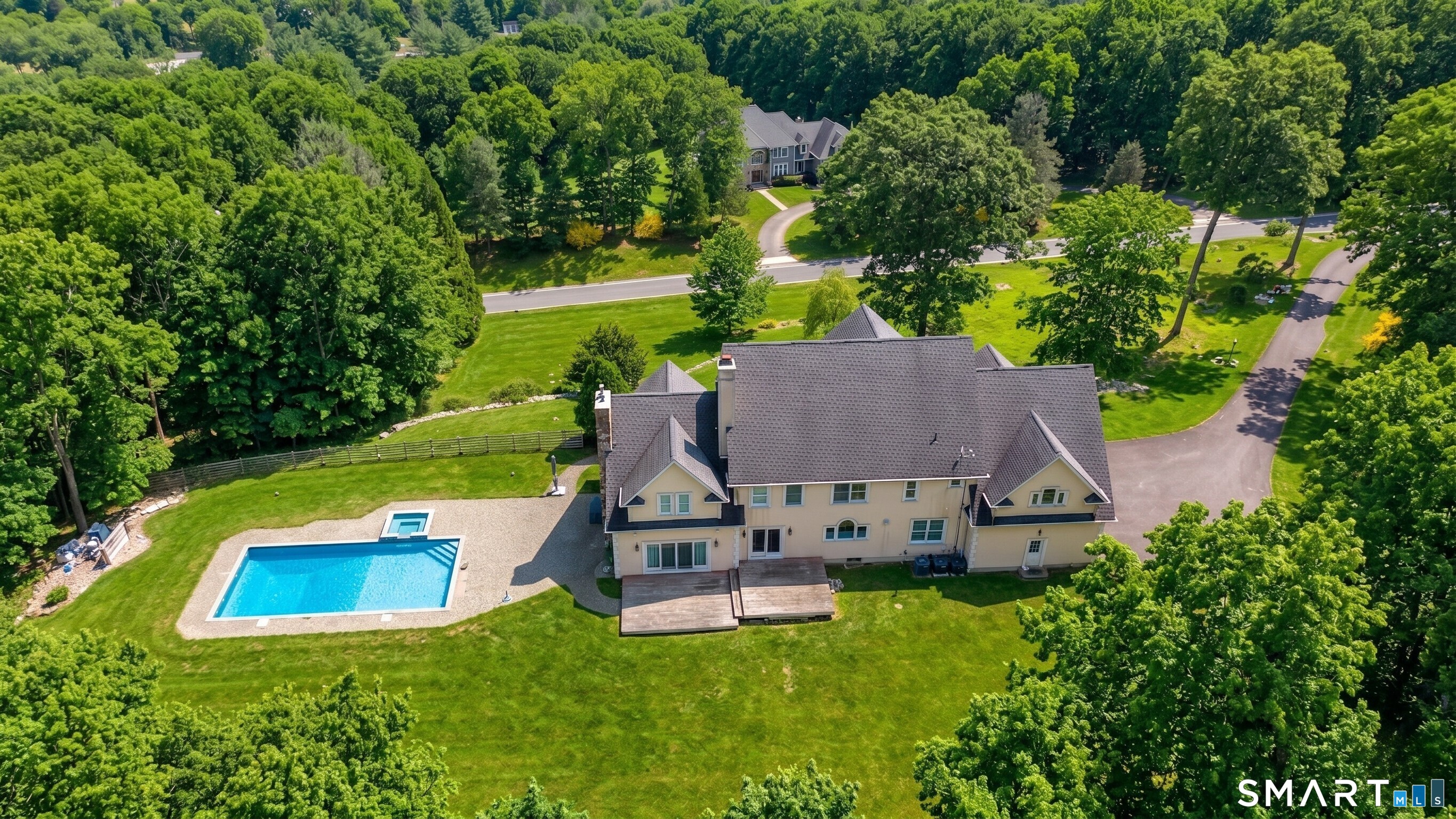 Homes for sale in Woodbury, CT | 48 Coach Light Dr, Woodbury, CT 06798 | MLS# 24168051