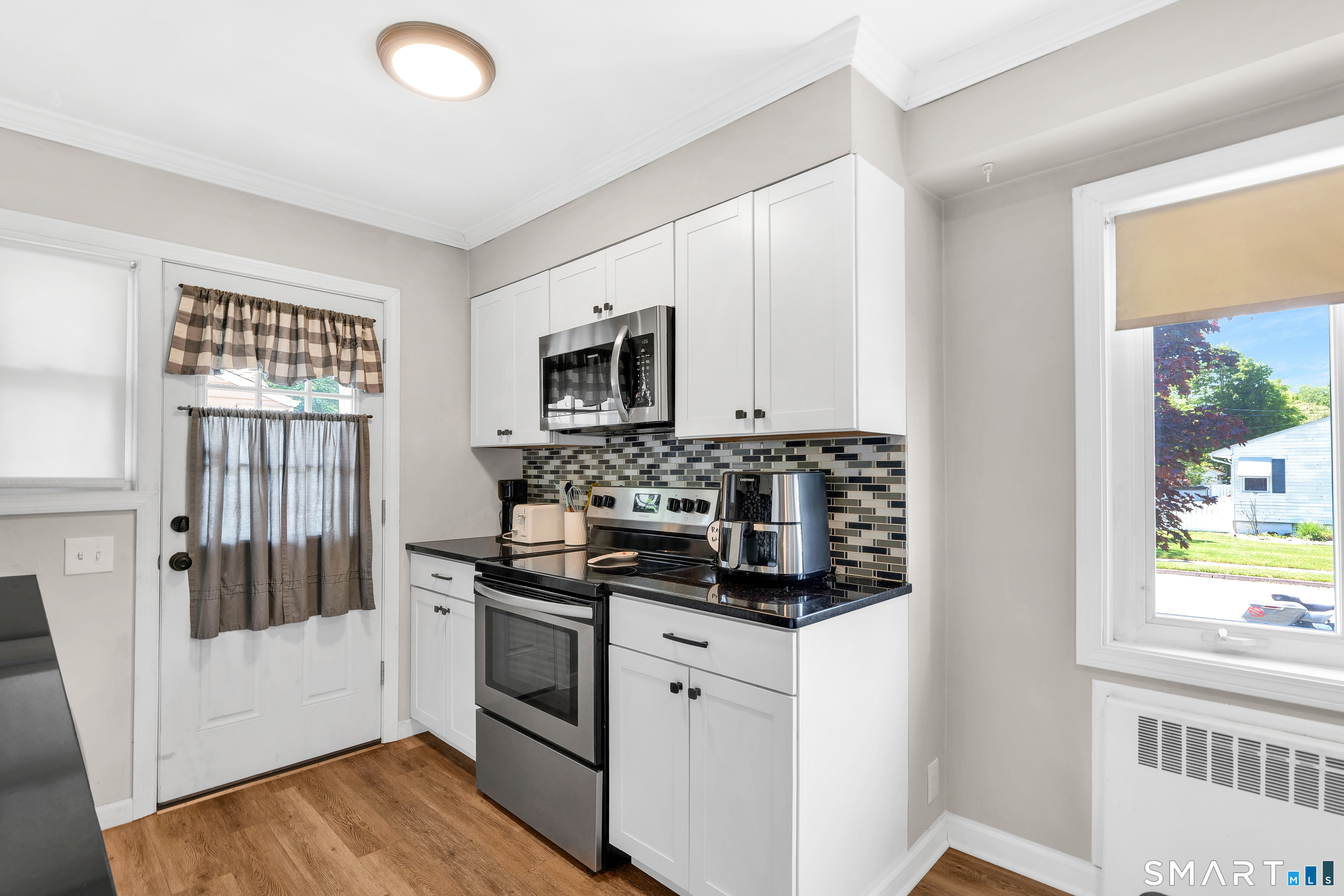 Homes for sale in East Hartford, CT | 14 Roxbury Rd, East Hartford, CT 06118 | MLS# 24178312