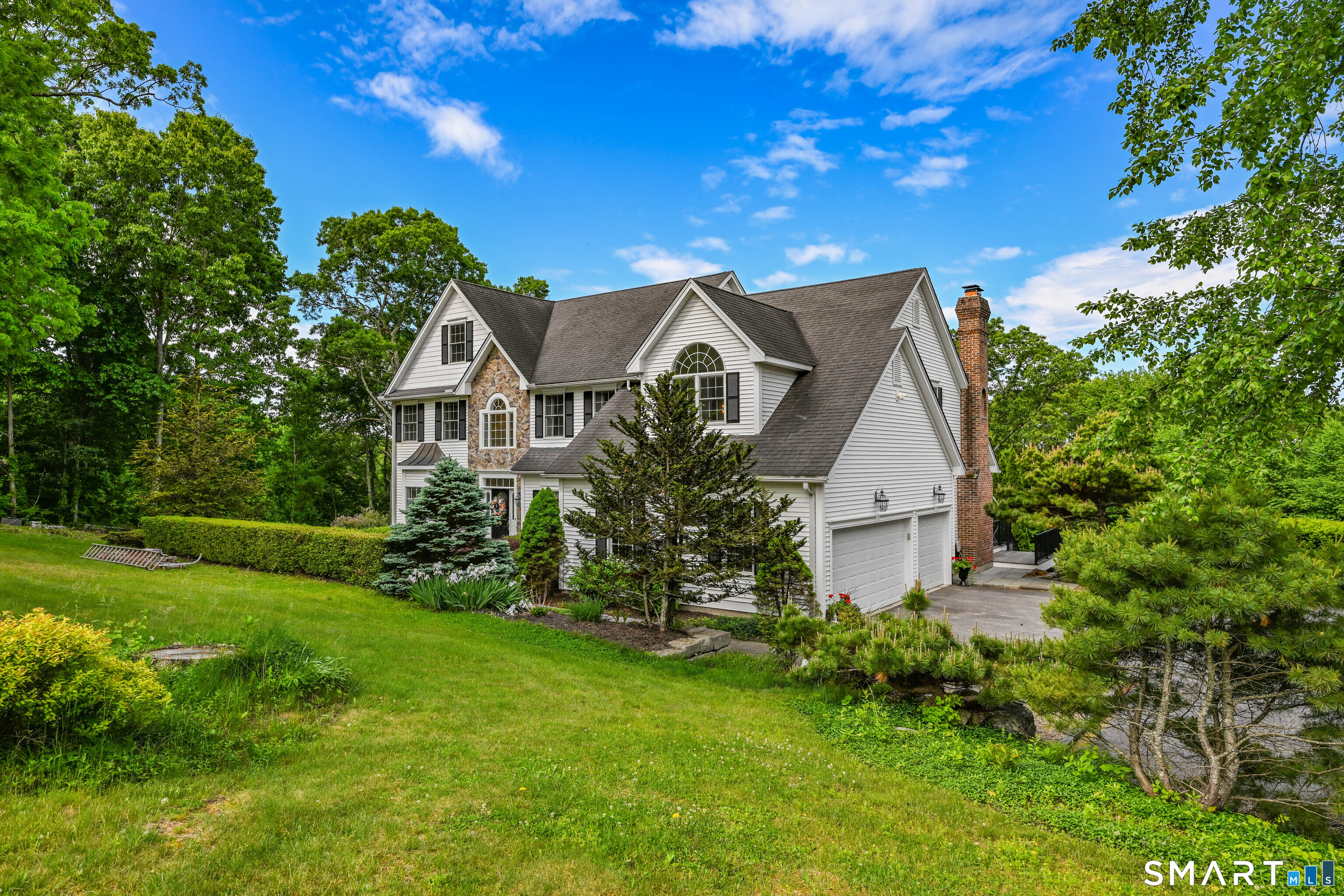 Homes for sale in Woodbury, CT | 61 Silver Brook Ln, Woodbury, CT 06798 | MLS# 24177448