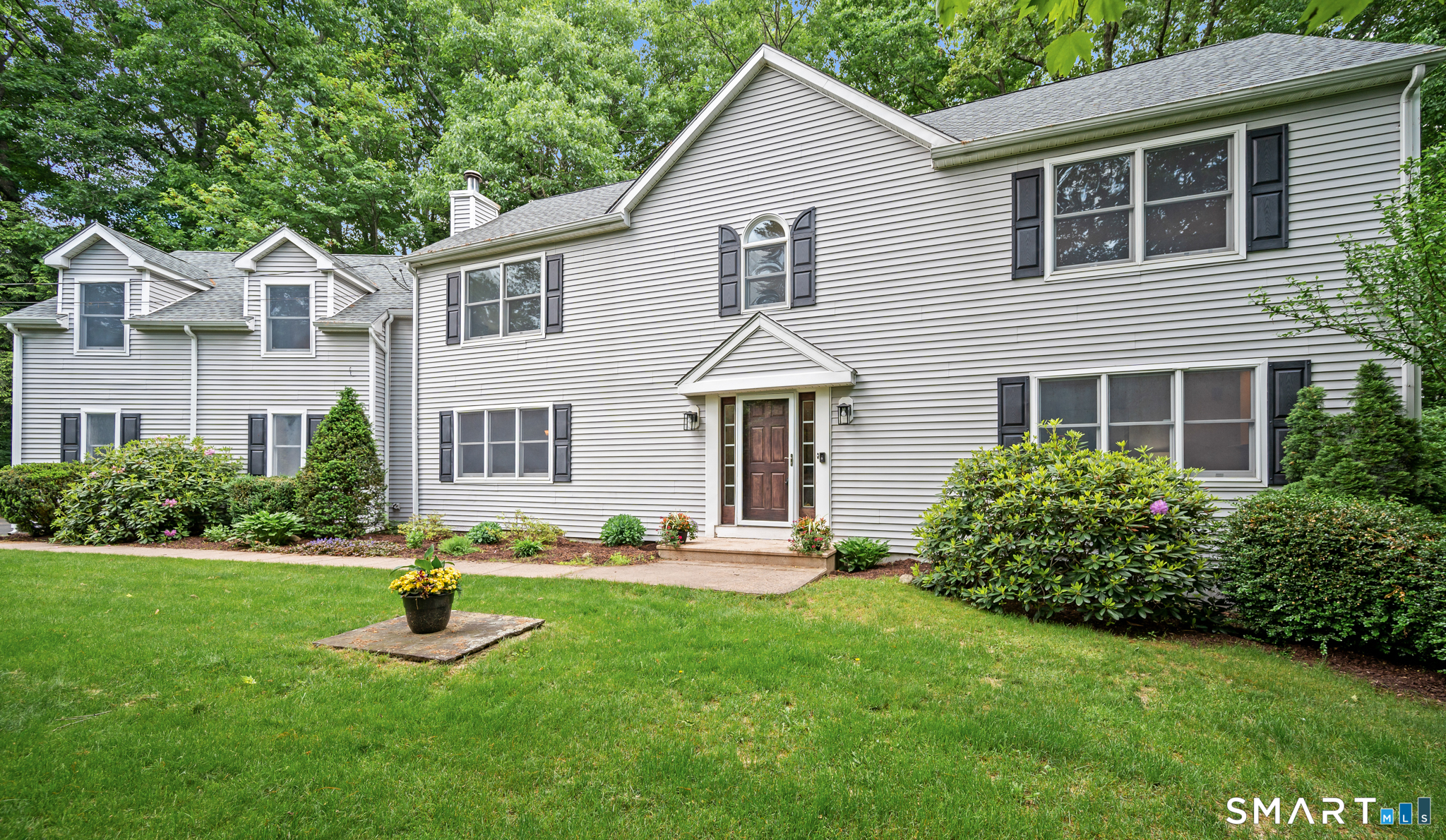 Homes for sale in Avon, CT | 31 Grant Dr, Avon, CT 06001 | MLS# 24167779