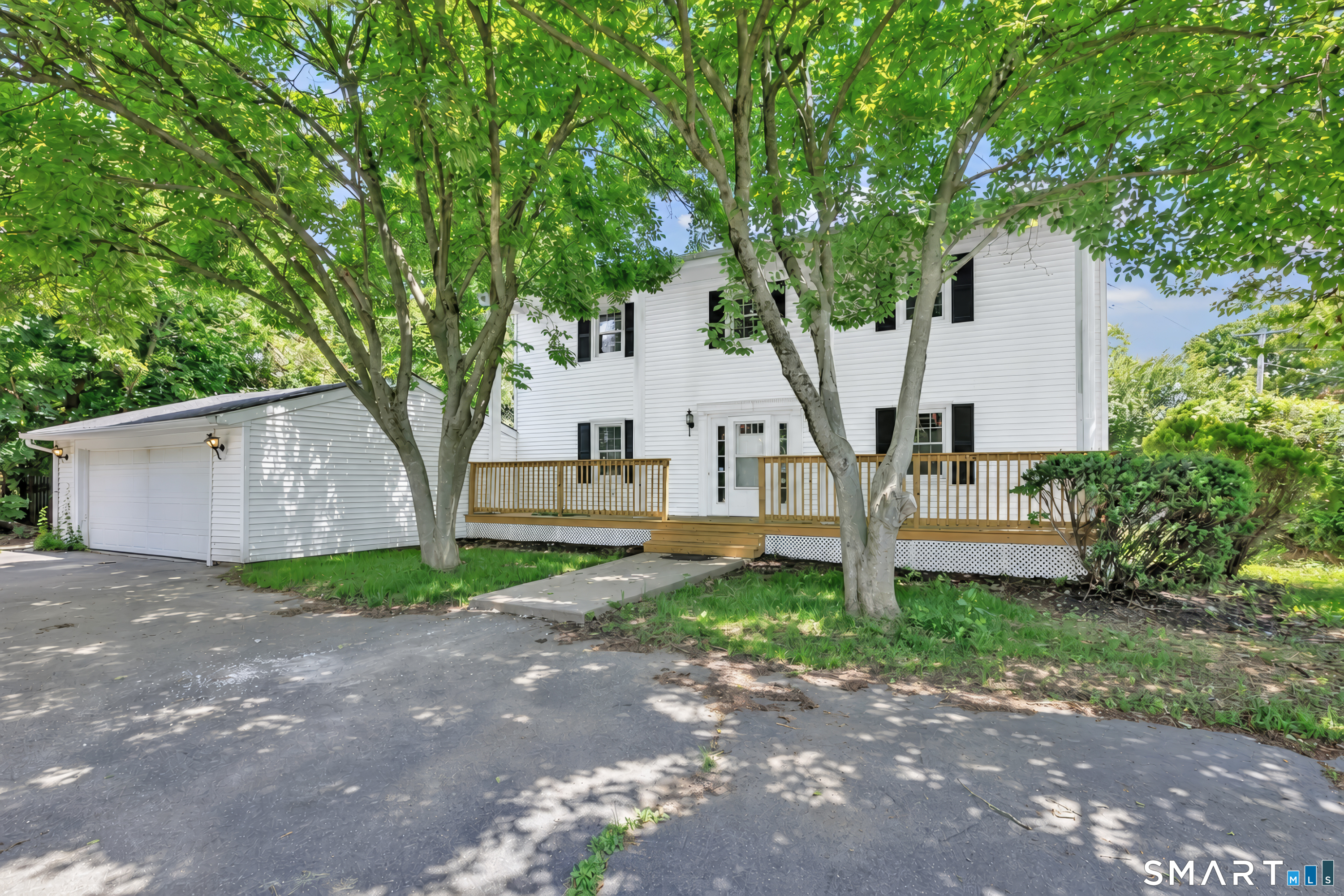 Homes for sale in Stratford, CT | 670 Wigwam Ln, Stratford, CT 06614 | MLS# 24179579