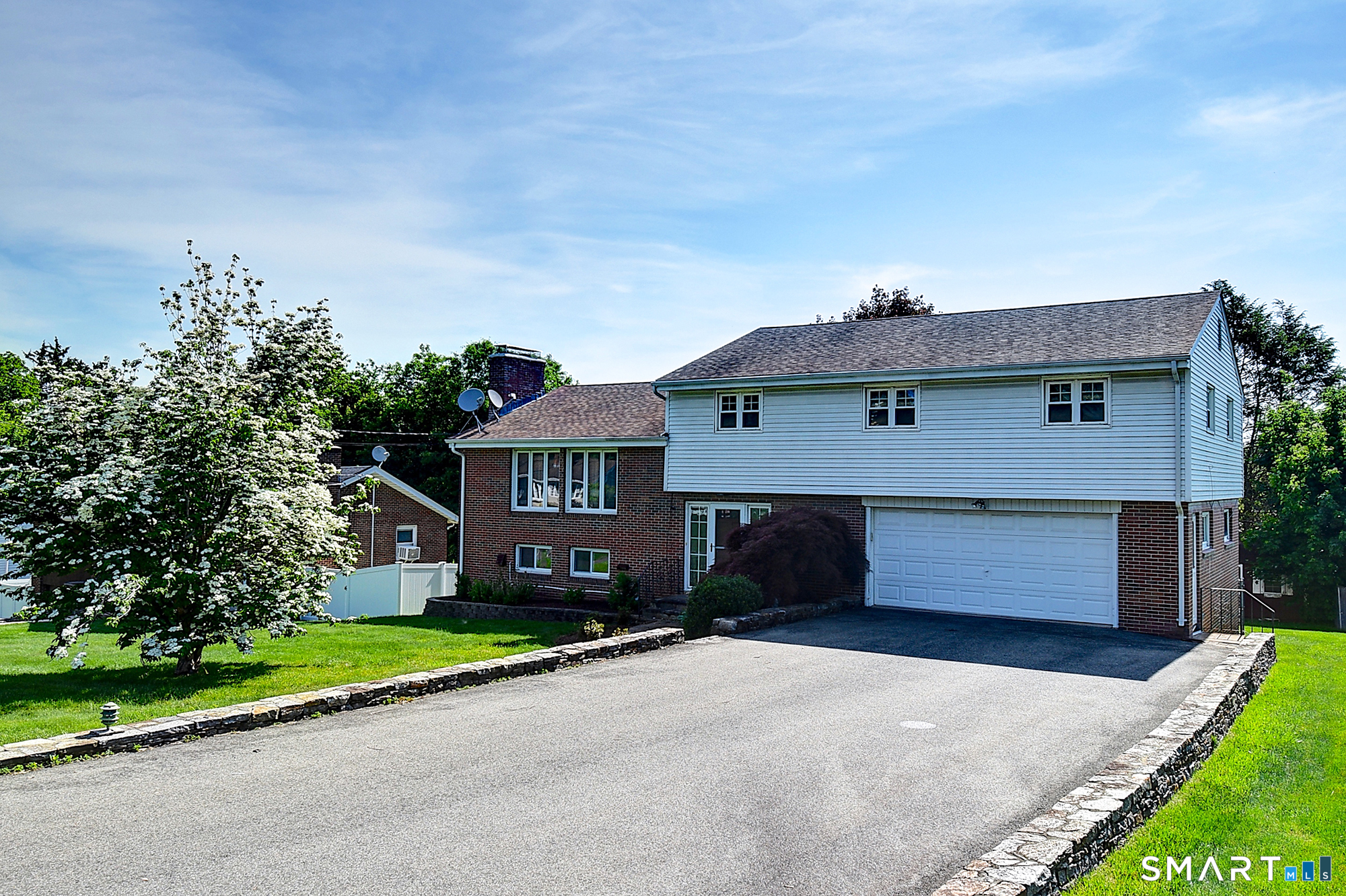 Homes for sale in Wethersfield, CT | 46 Kimball Rd, Wethersfield, CT 06109 | MLS# 24179571