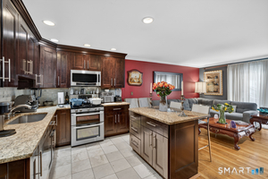 43 Soundview Avenue, Unit 4