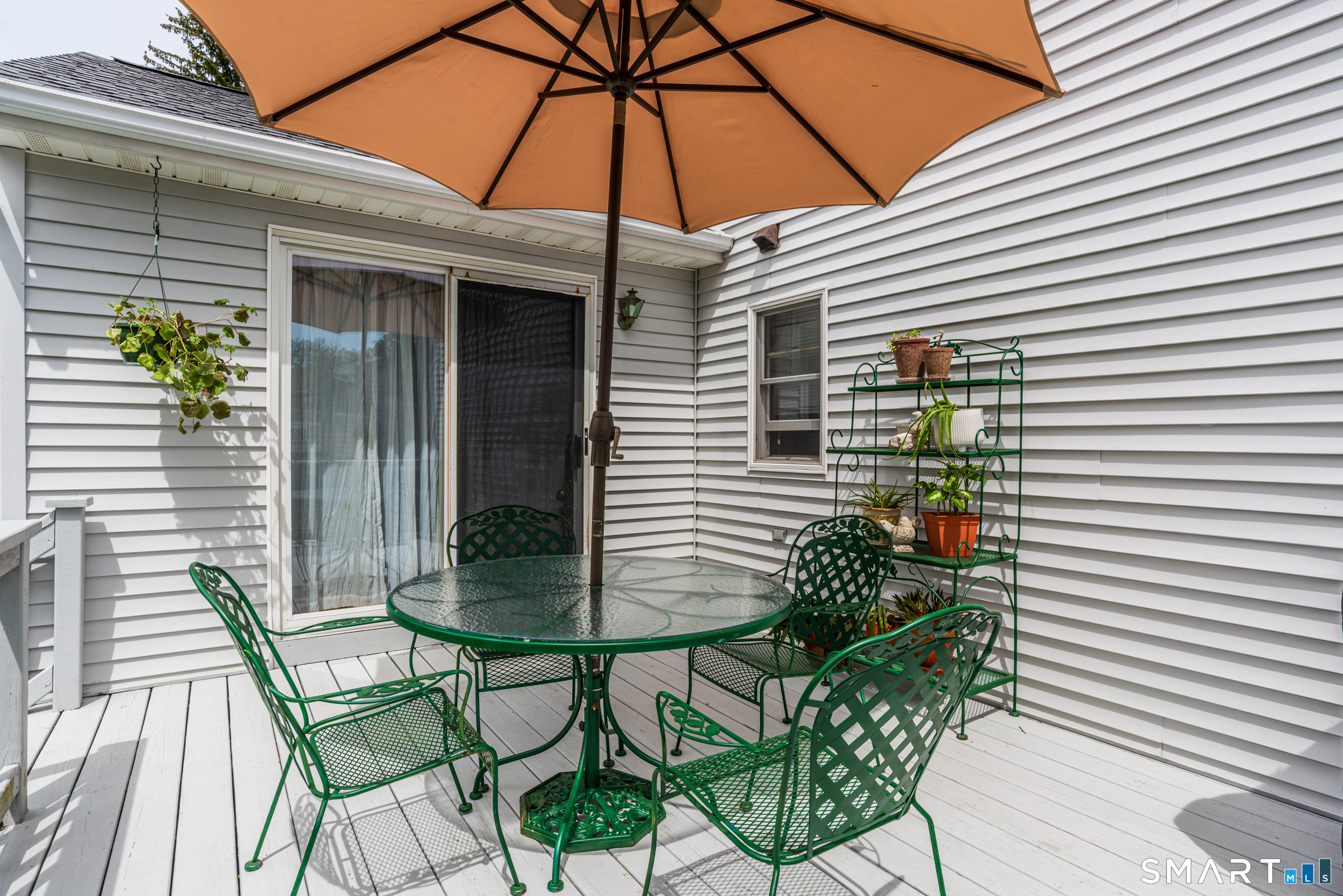 Homes for sale in Stratford, CT | 105 Meadow Wood Rd, Stratford, CT 06614 | MLS# 24179548