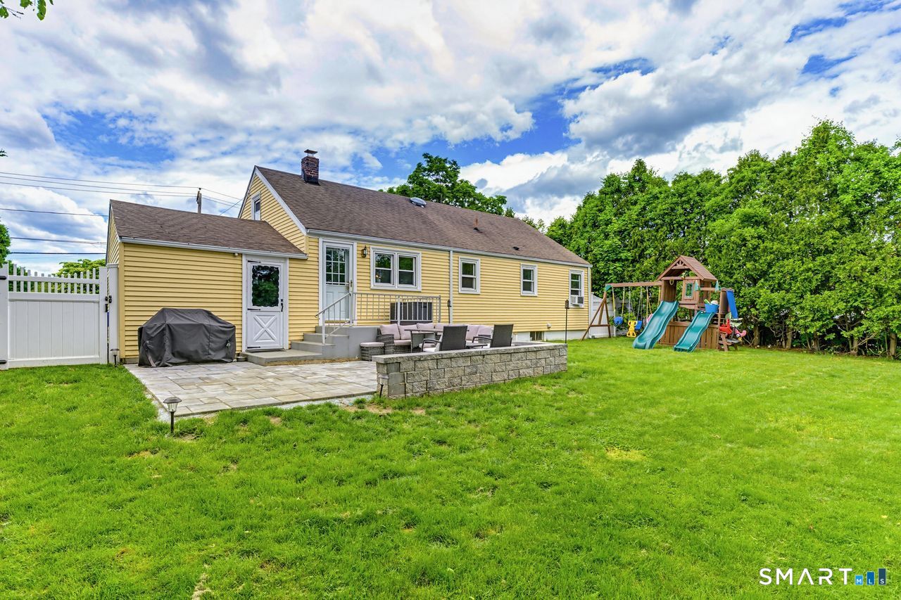 Homes for sale in Waterford, CT | 13 Miner Ave, Waterford, CT 06385 | MLS# 24179606
