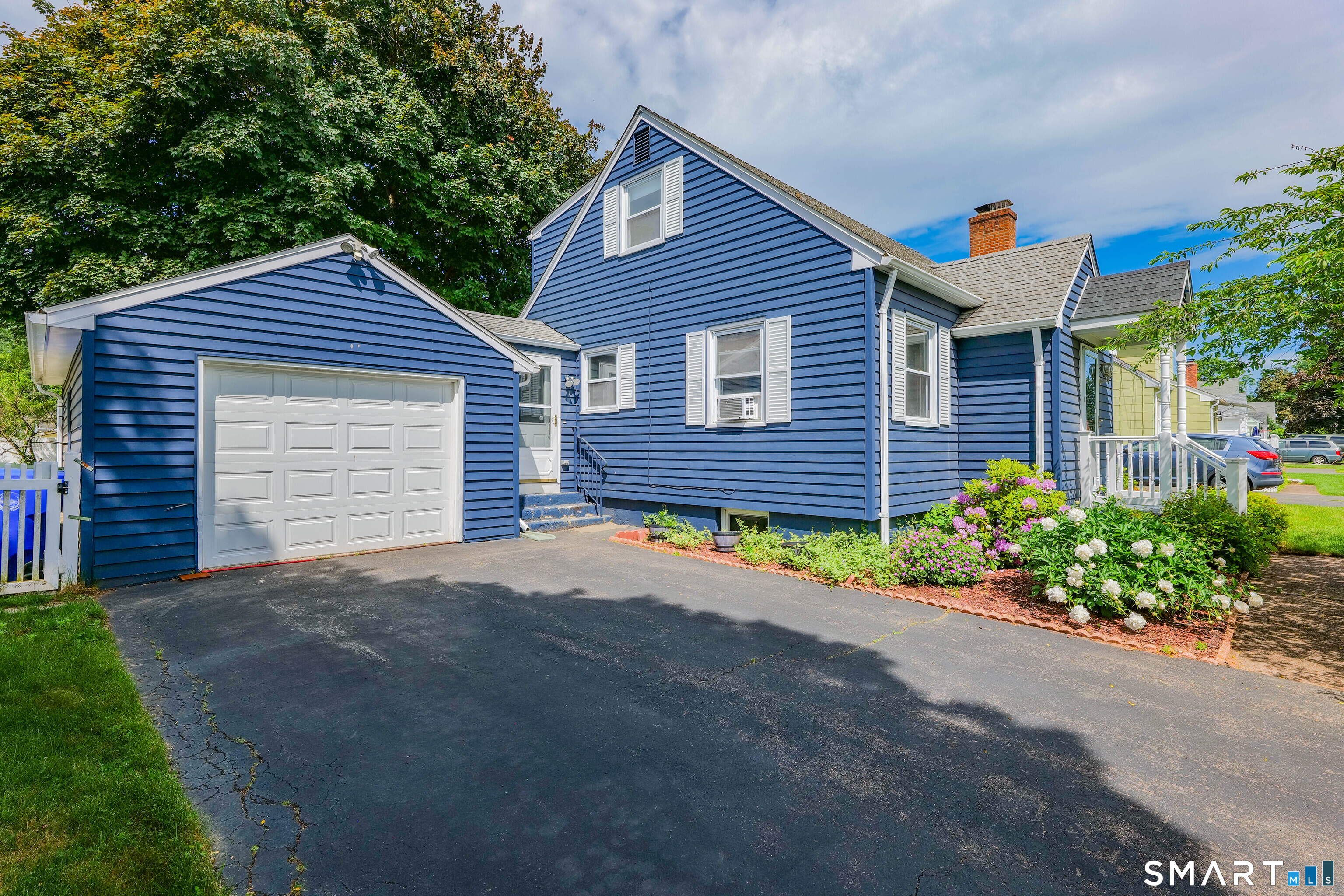 Homes for sale in East Hartford, CT | 33 Dorothy Rd, East Hartford, CT 06118 | MLS# 24178226