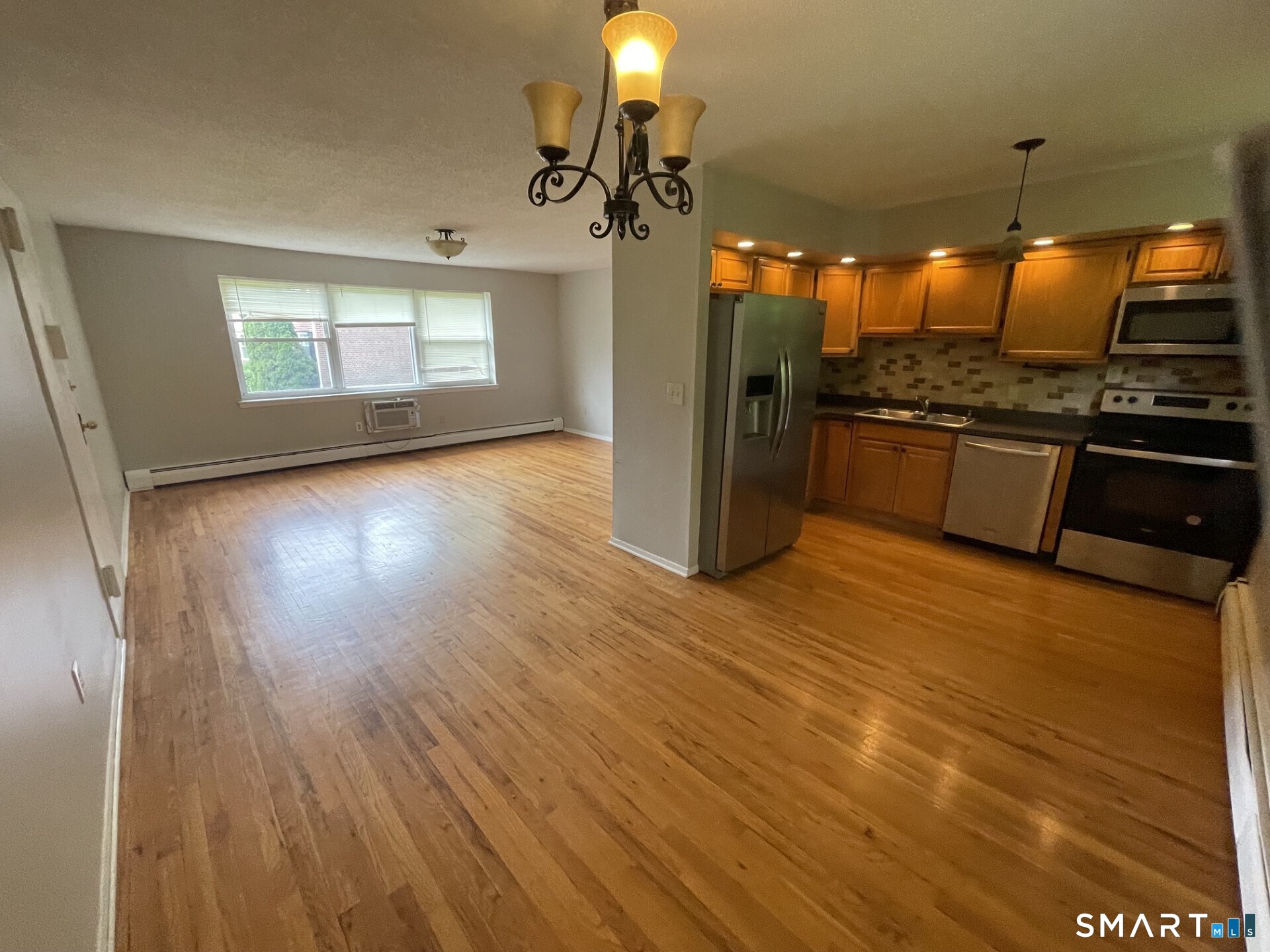Homes for sale in Wethersfield, CT | 39 Mount Laurel Dr, Wethersfield, CT 06109 | MLS# 24179312