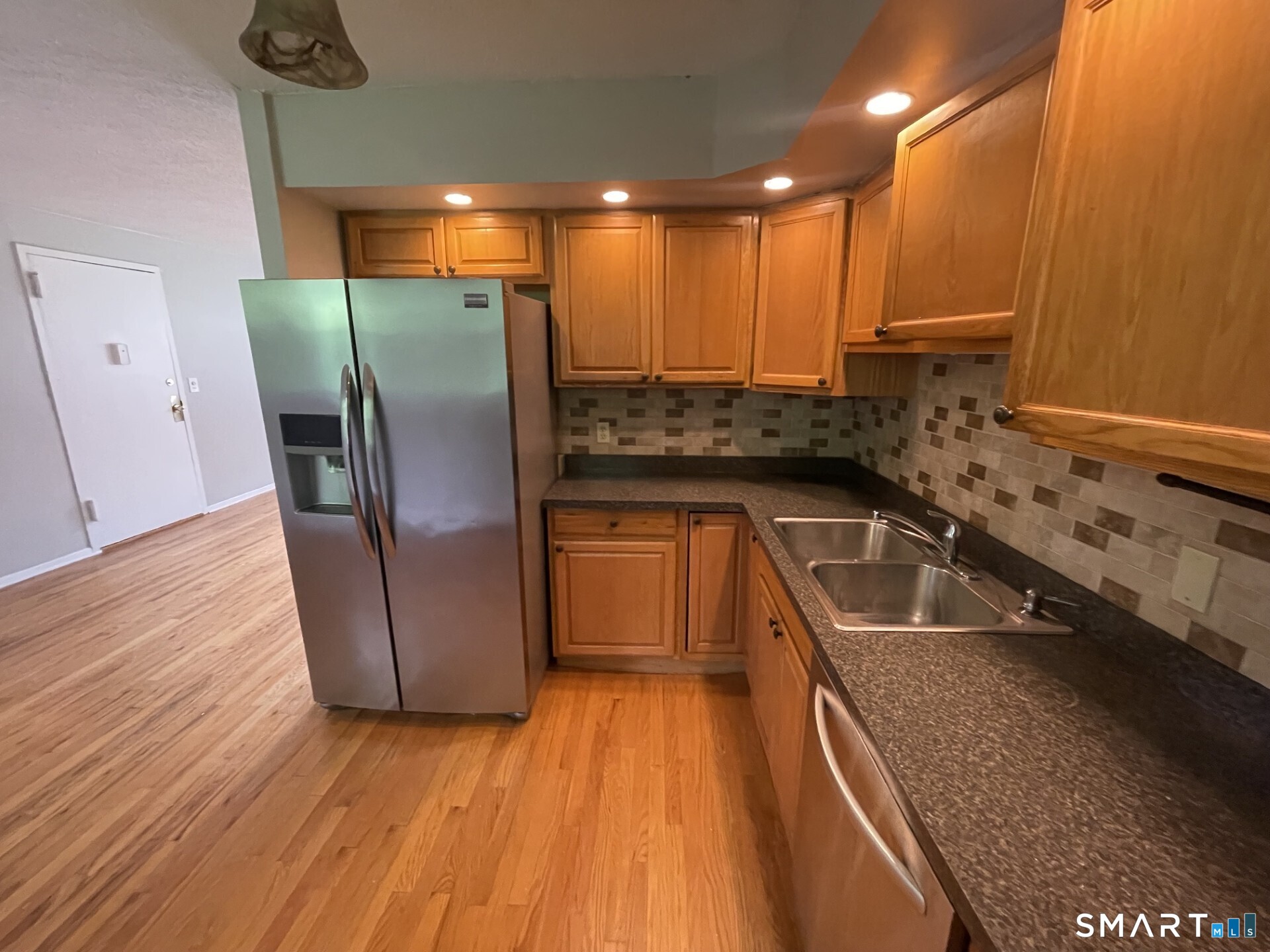 Homes for sale in Wethersfield, CT | 39 Mount Laurel Dr, Wethersfield, CT 06109 | MLS# 24179312