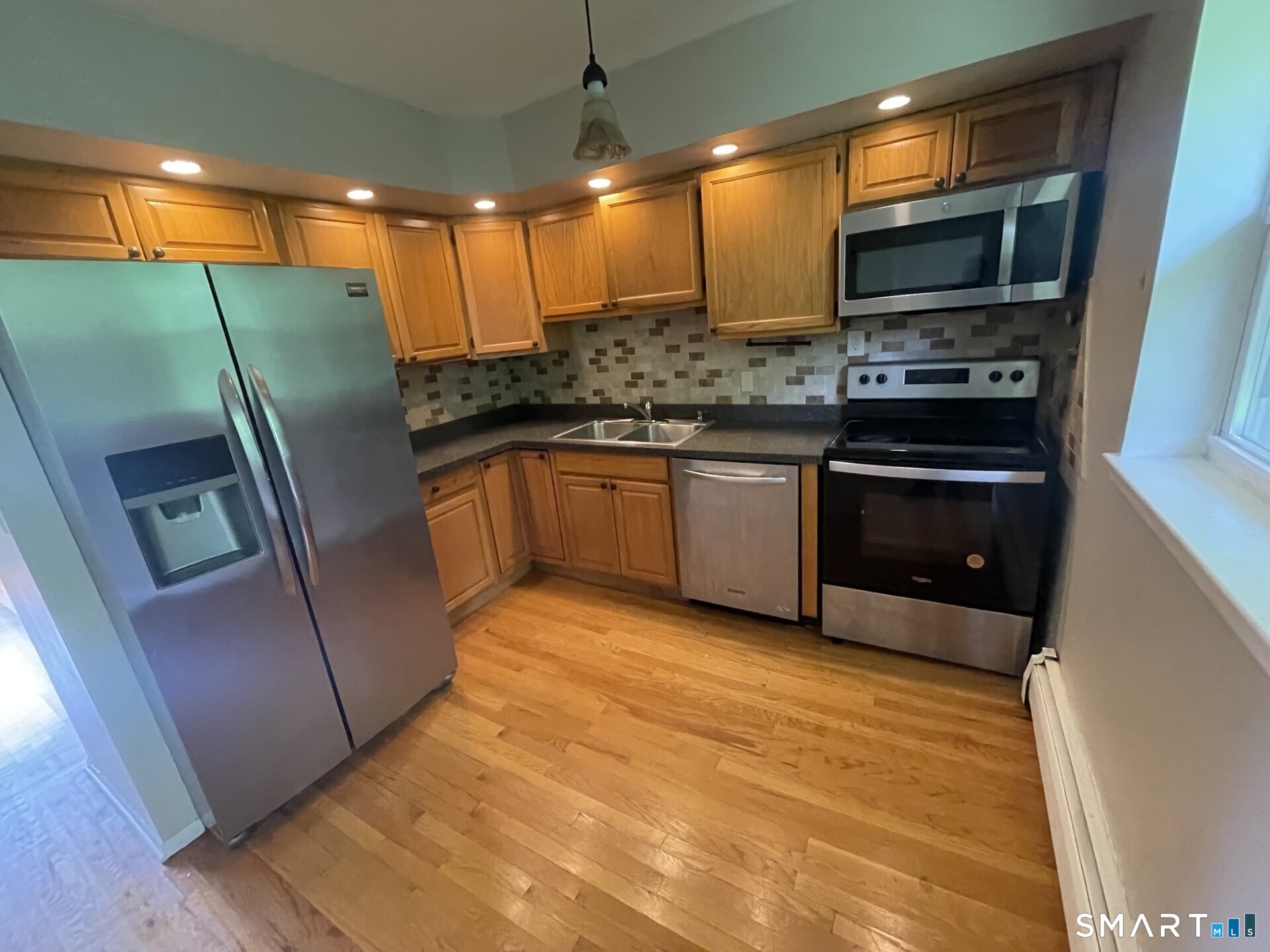 Homes for sale in Wethersfield, CT | 39 Mount Laurel Dr, Wethersfield, CT 06109 | MLS# 24179312