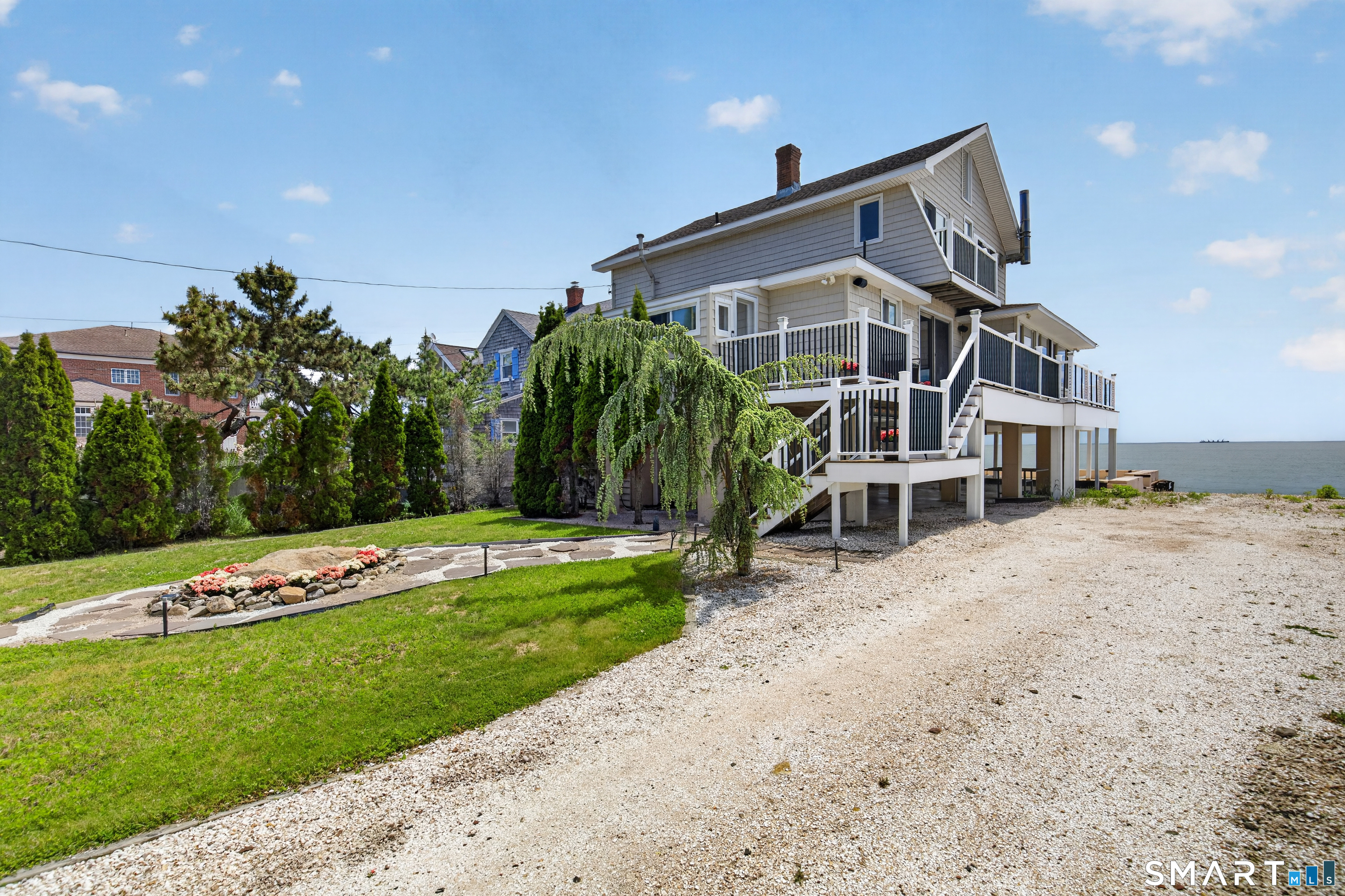318 Cosey Beach Avenue