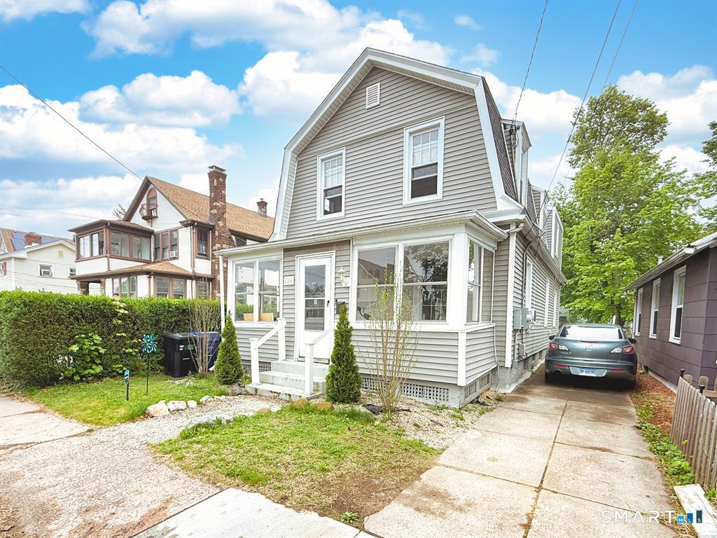 124 Richards Street