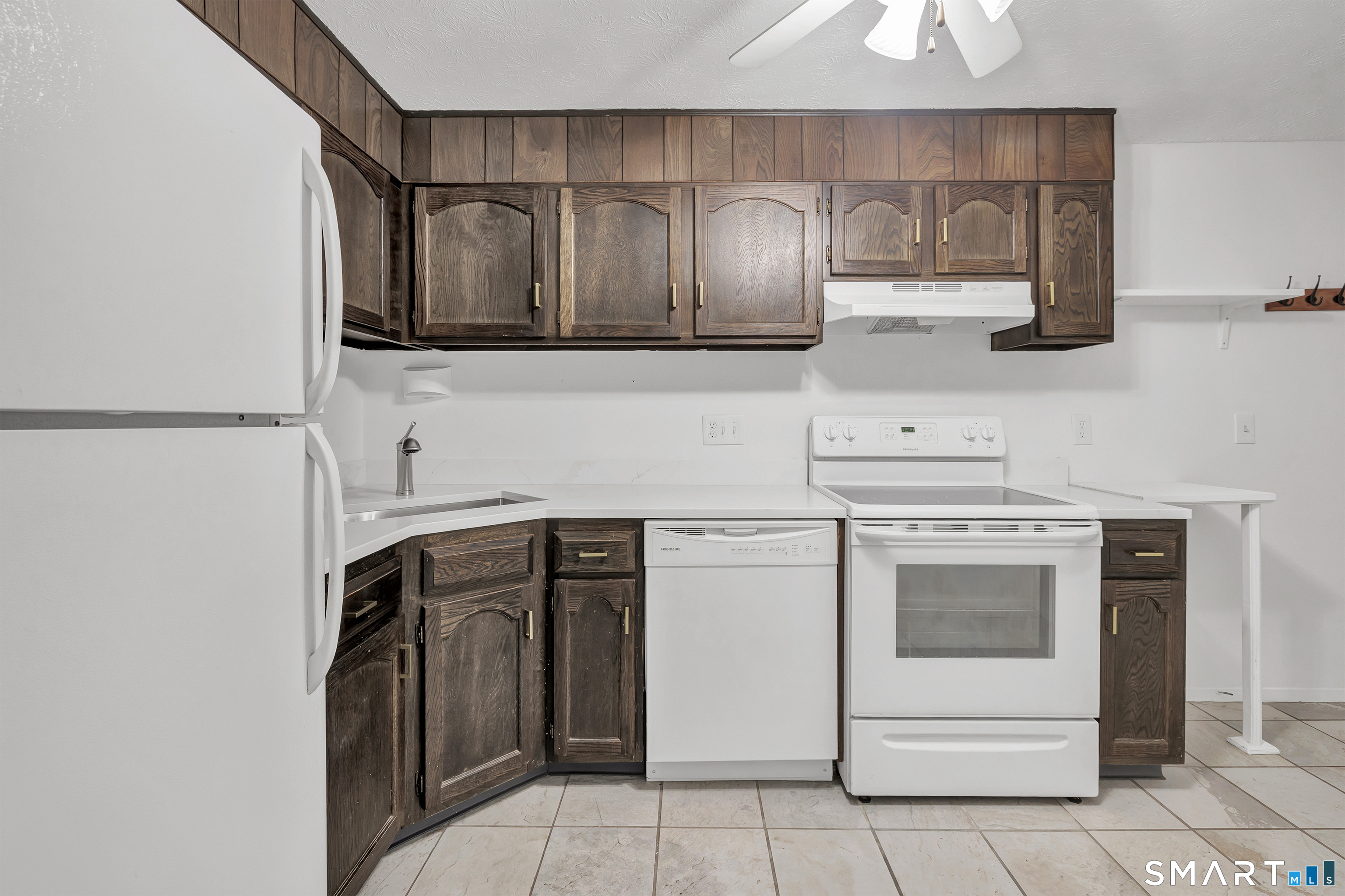 Homes for sale in Hamden, CT | 166 Towne House Rd #166, Hamden, CT 06514 | MLS# 24169060