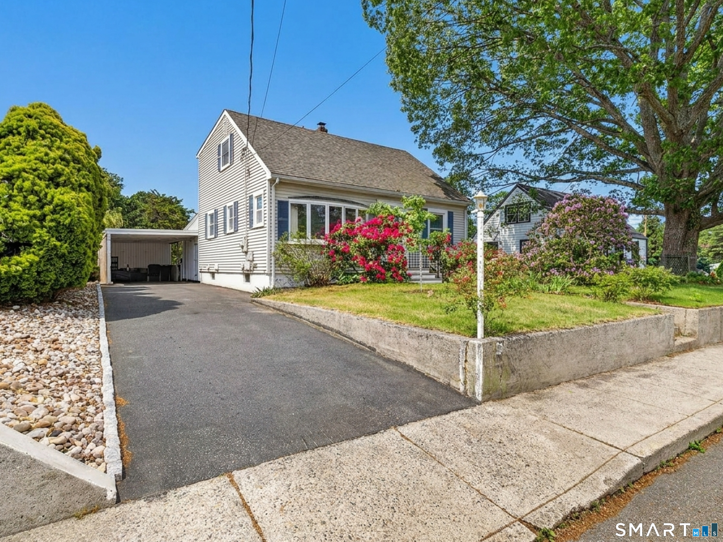Homes for sale in Groton, CT | 52 Division St, Groton, CT 06340 | MLS# 24180126