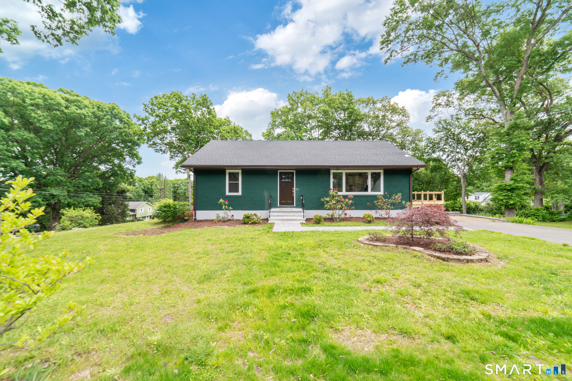 Homes for sale in Wolcott, CT | 53 Longmeadow Dr, Wolcott, CT 06716 | MLS# 24180273