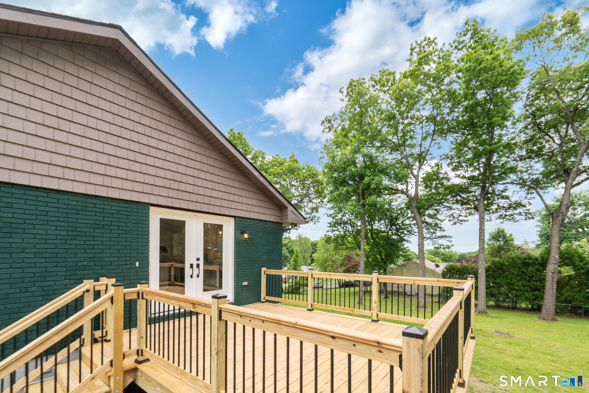 Homes for sale in Wolcott, CT | 53 Longmeadow Dr, Wolcott, CT 06716 | MLS# 24180273