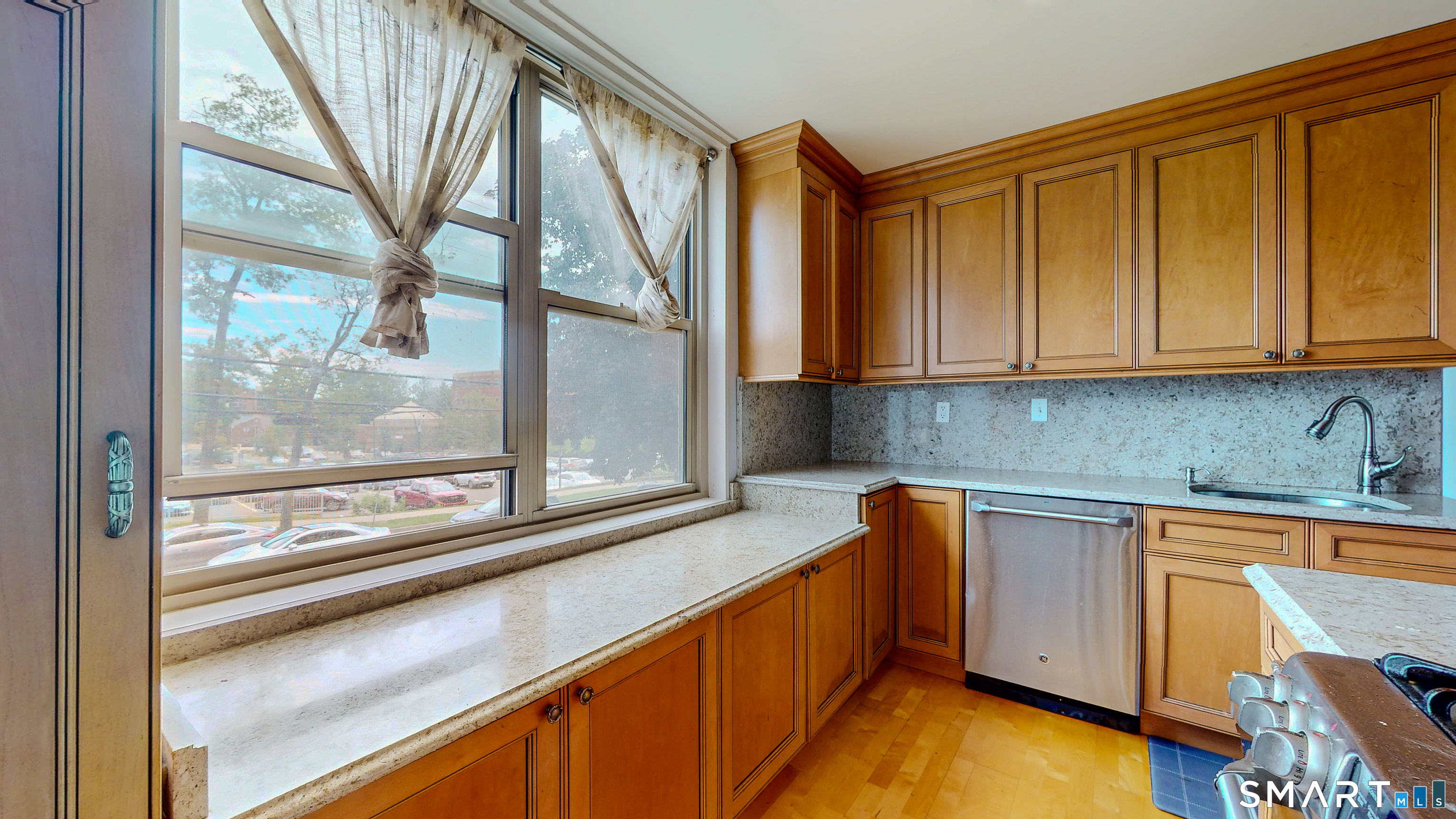 Homes for sale in Stamford, CT | 1 Strawberry Hill Ct #1H, Stamford, CT 06902 | MLS# 24179190