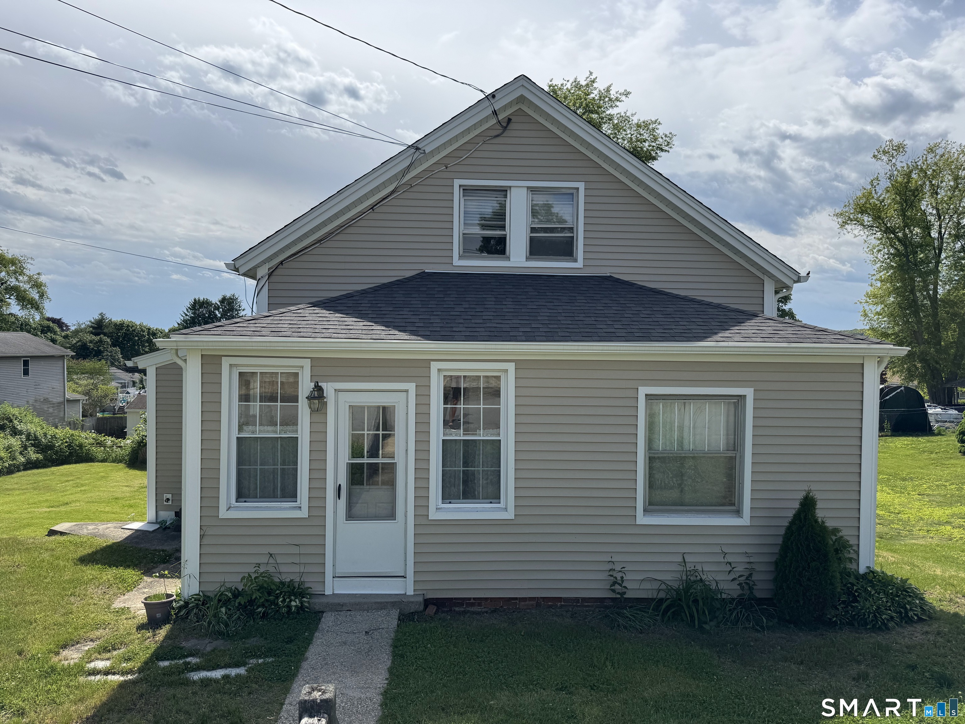 Homes for sale in Waterford, CT | 59 Olive St, Waterford, CT 06385 | MLS# 24180758