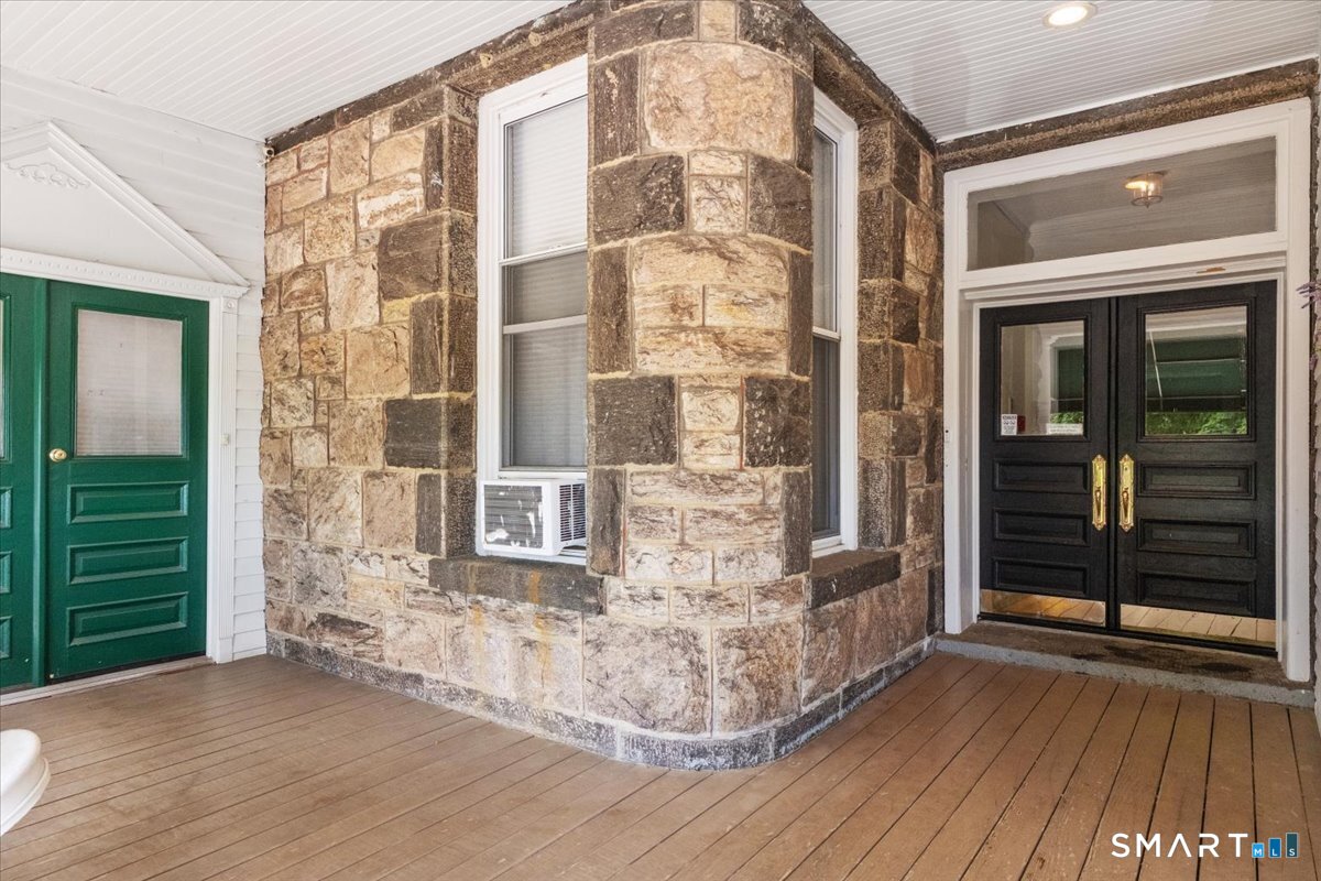 Homes for sale in Stamford, CT | 5 Hundley Ct #2C, Stamford, CT 06902 | MLS# 24178040