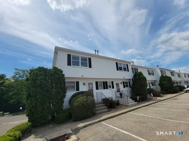Homes for sale in Derby, CT | 28 Commodore Cmns #28, Derby, CT 06418 | MLS# 24180723