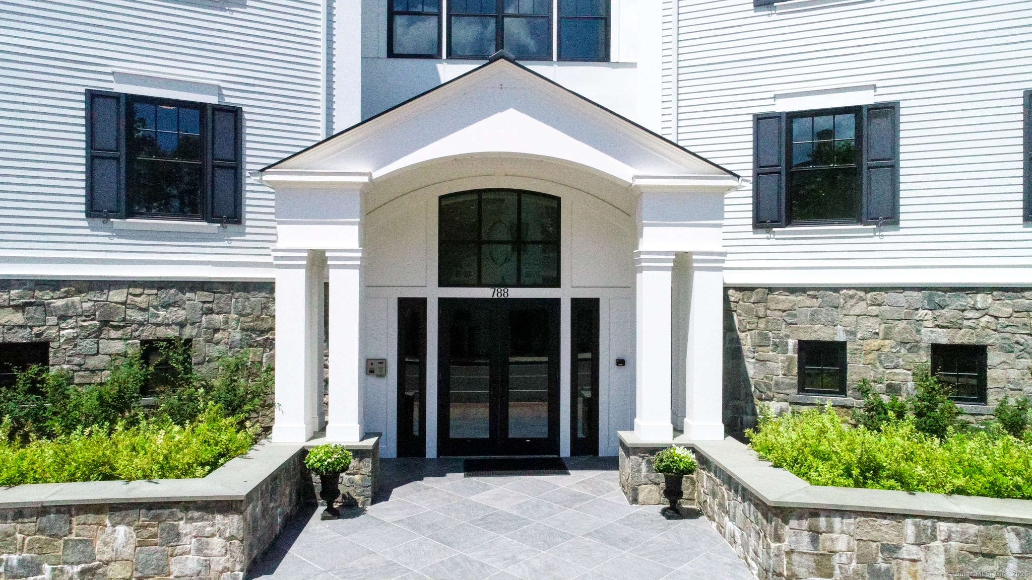 Homes for sale in Farmington, CT | 788 Farmington Ave #104, Farmington, CT 06032 | MLS# 24180872