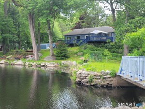 249 Circle, Stratford