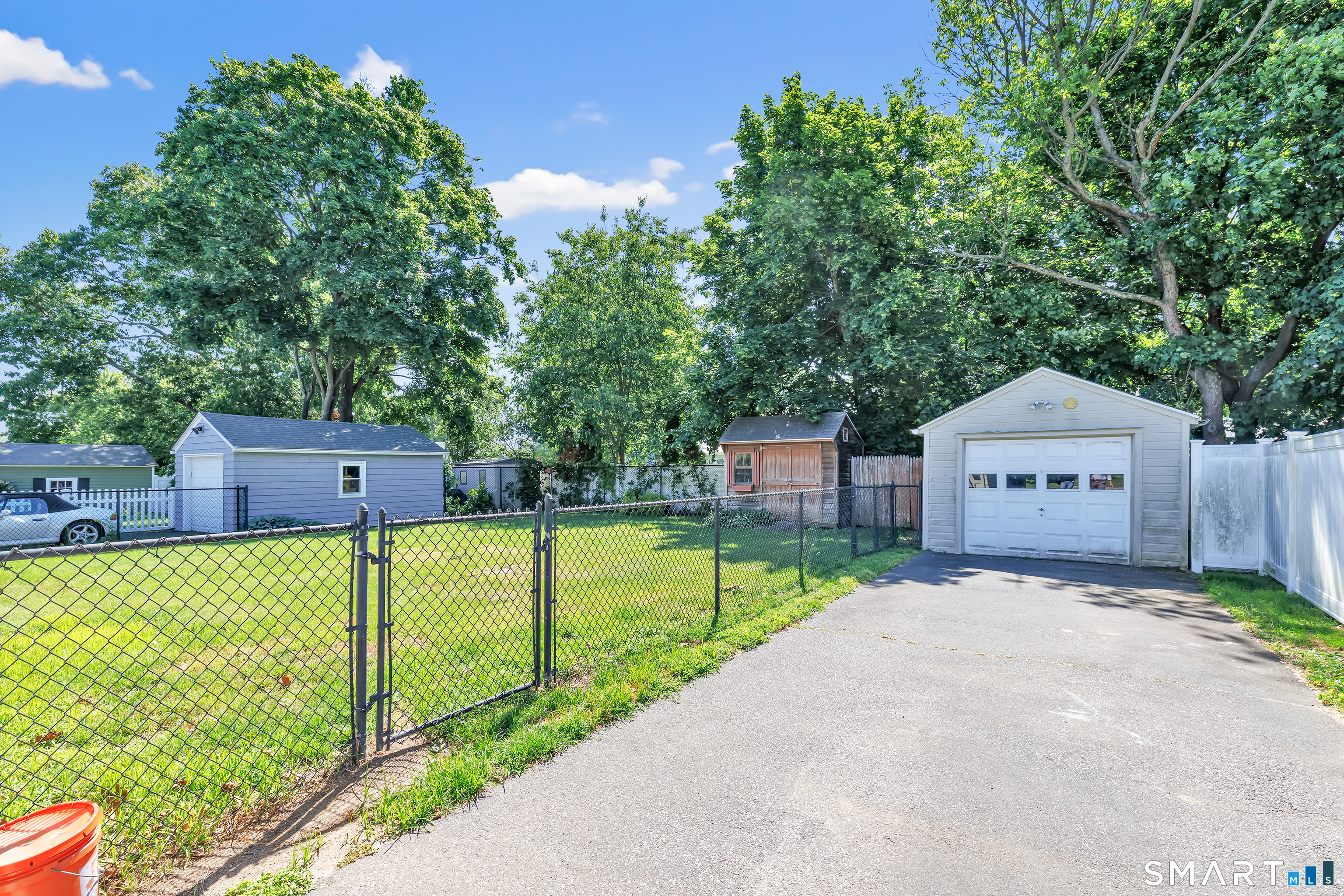 Homes for sale in Milford, CT | 41 Kohary Dr, Milford, CT 06460 | MLS# 24181240