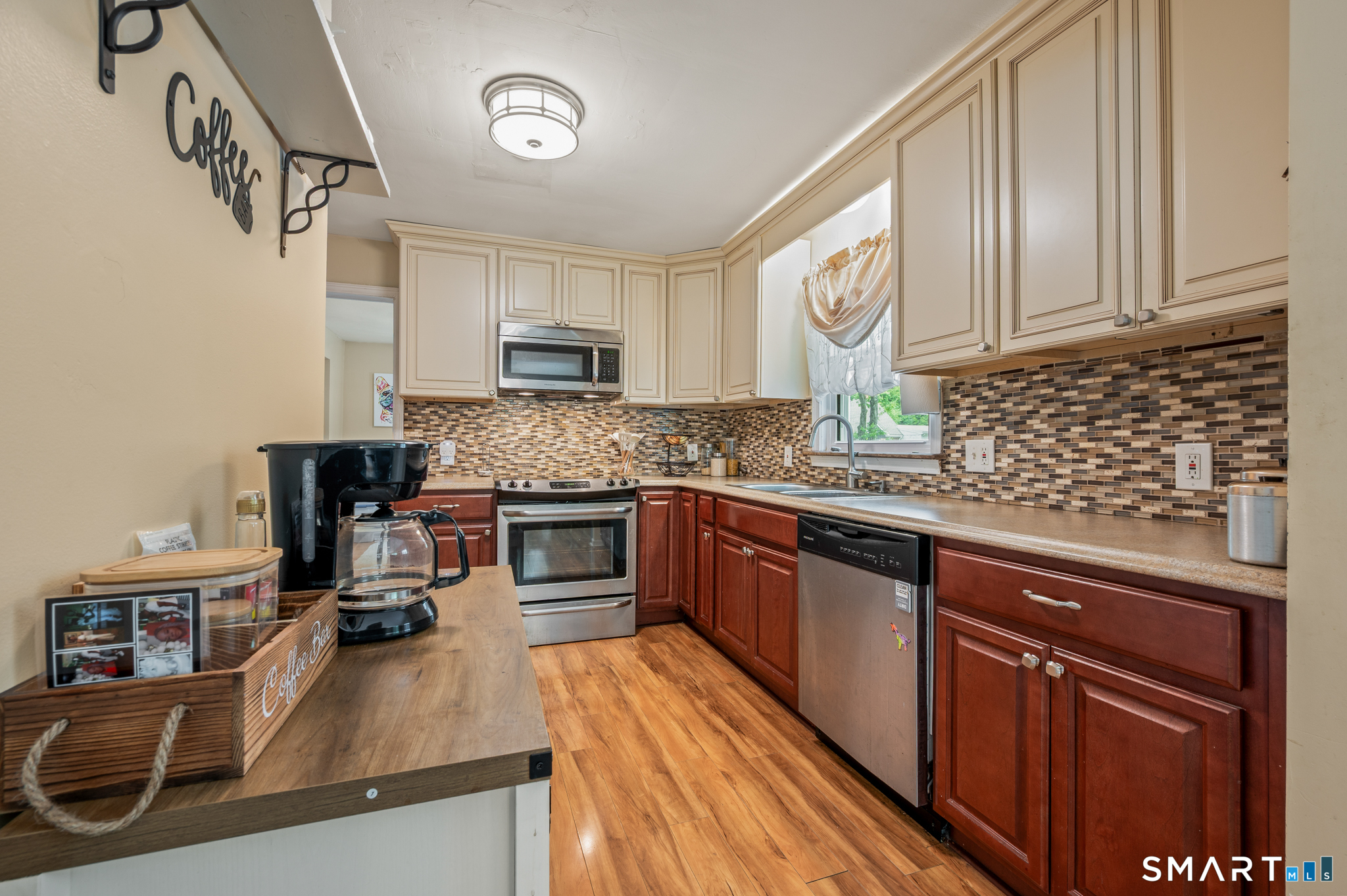 Homes for sale in Waterbury, CT | 381 Chestnut Hill Ave, Waterbury, CT 06704 | MLS# 24178525