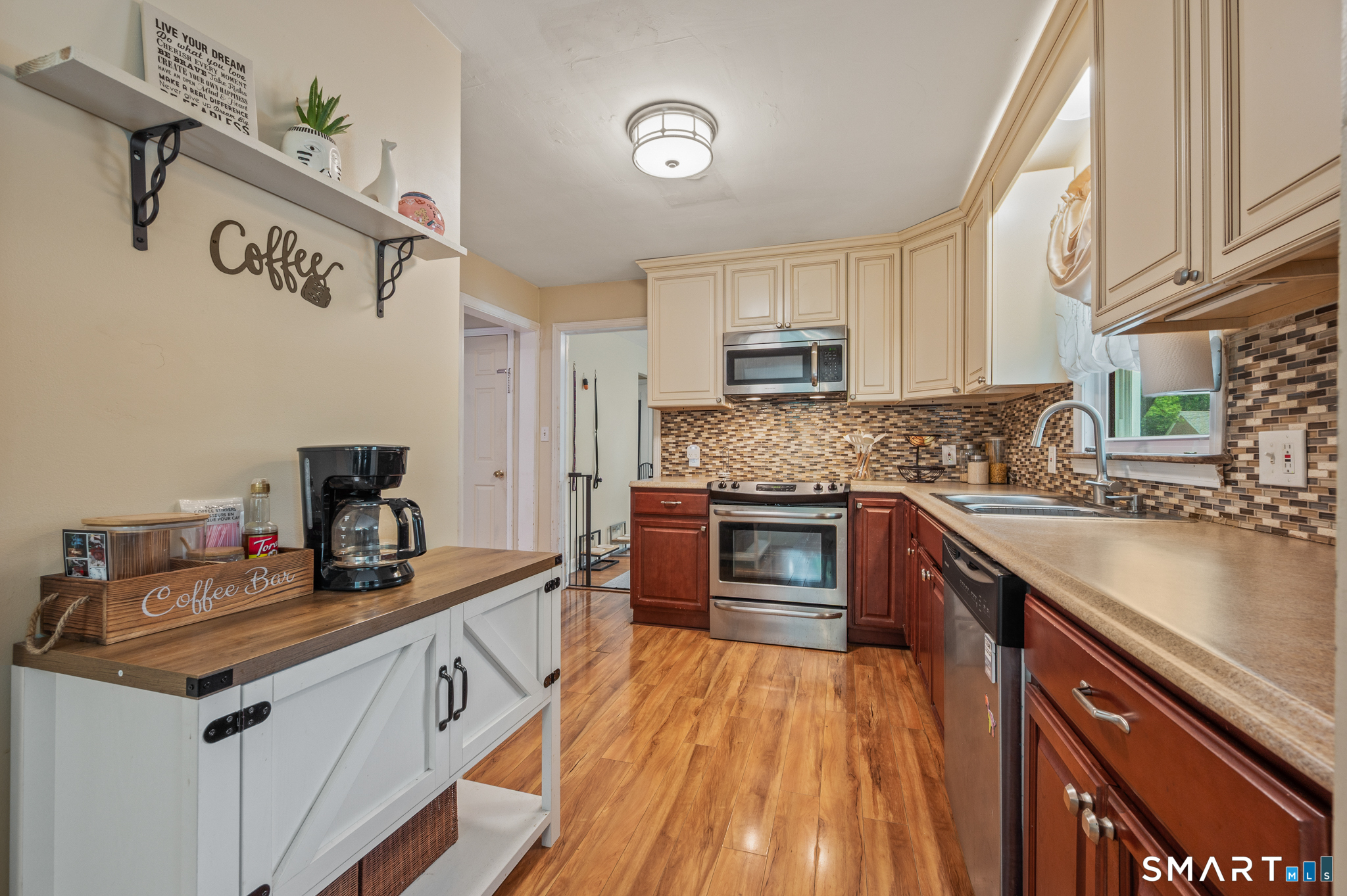 Homes for sale in Waterbury, CT | 381 Chestnut Hill Ave, Waterbury, CT 06704 | MLS# 24178525