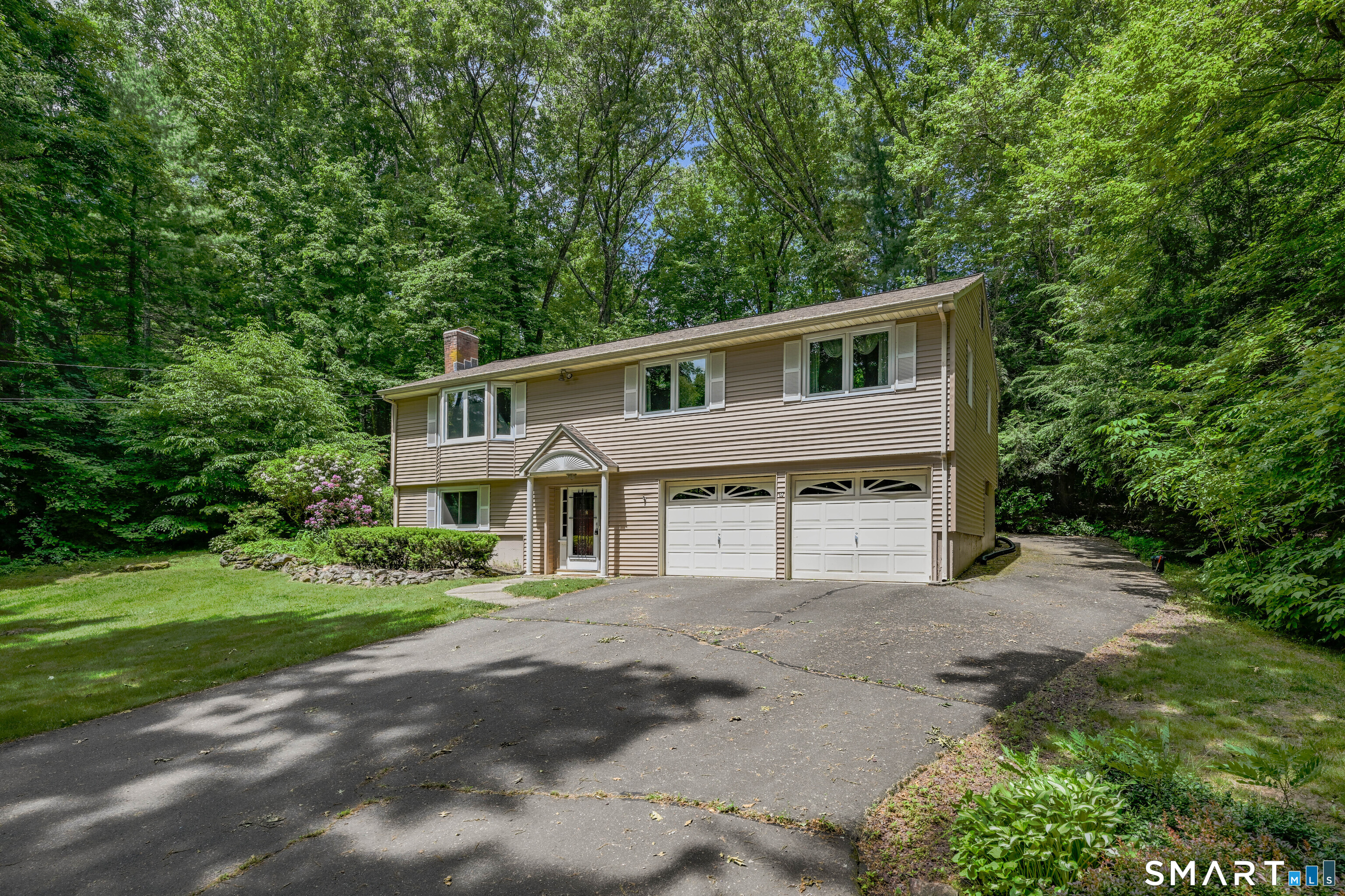 Homes for sale in Farmington, CT | 9 Rocky Ridge Ln, Farmington, CT 06032 | MLS# 24180093